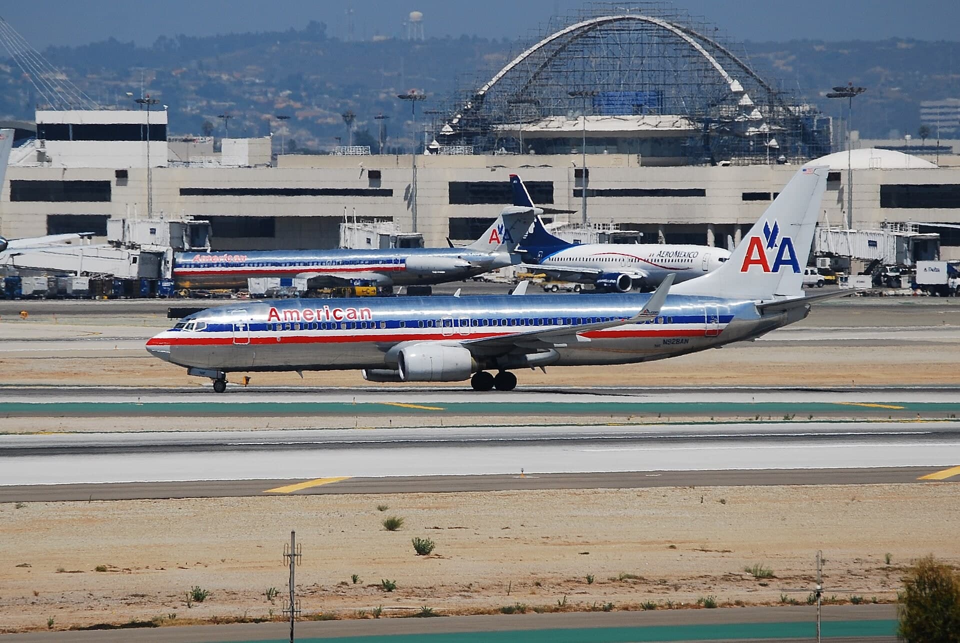 N928AN — Twin-engine aircraft