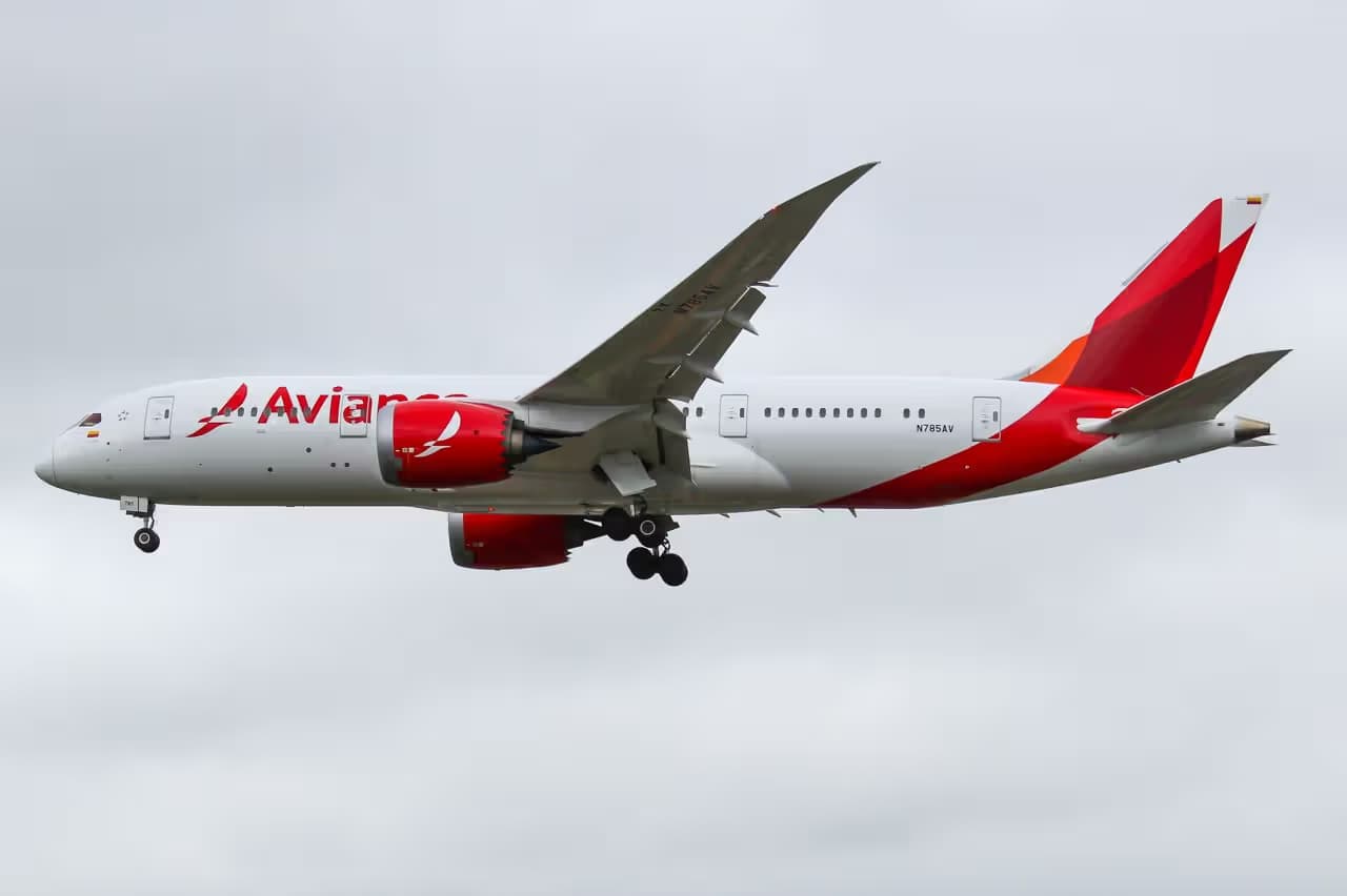 N785AV — Boeing