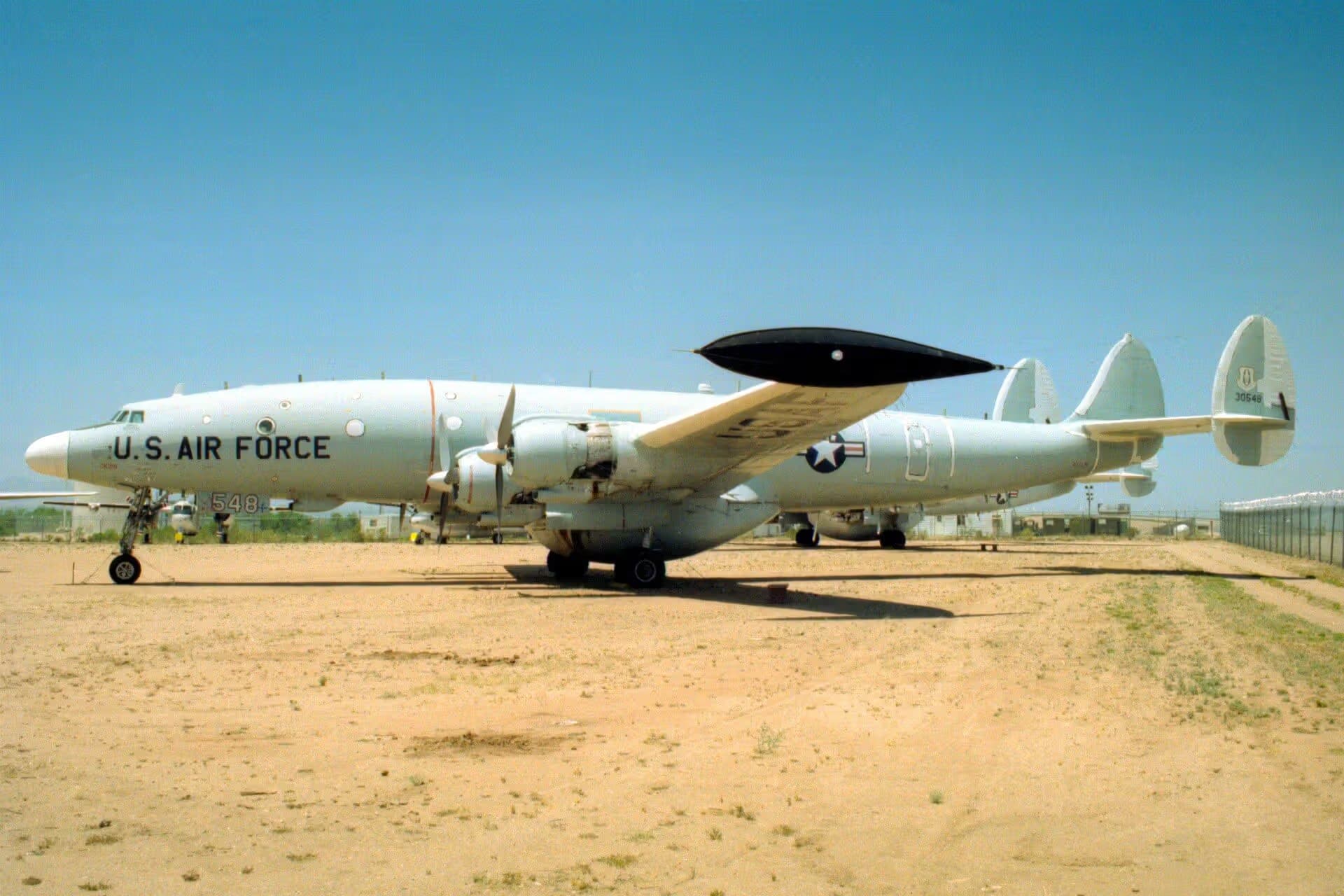 Unidentified — Twin-engine aircraft