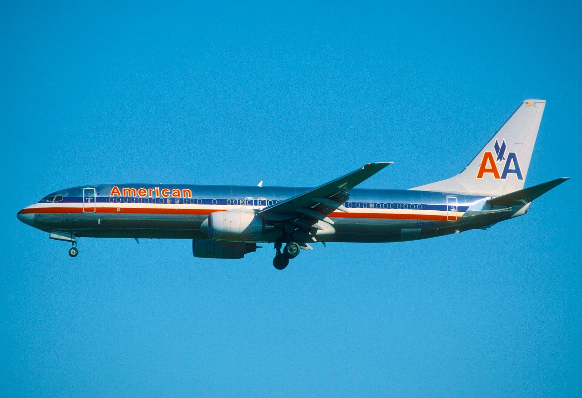 N901AN — Twin-engine aircraft
