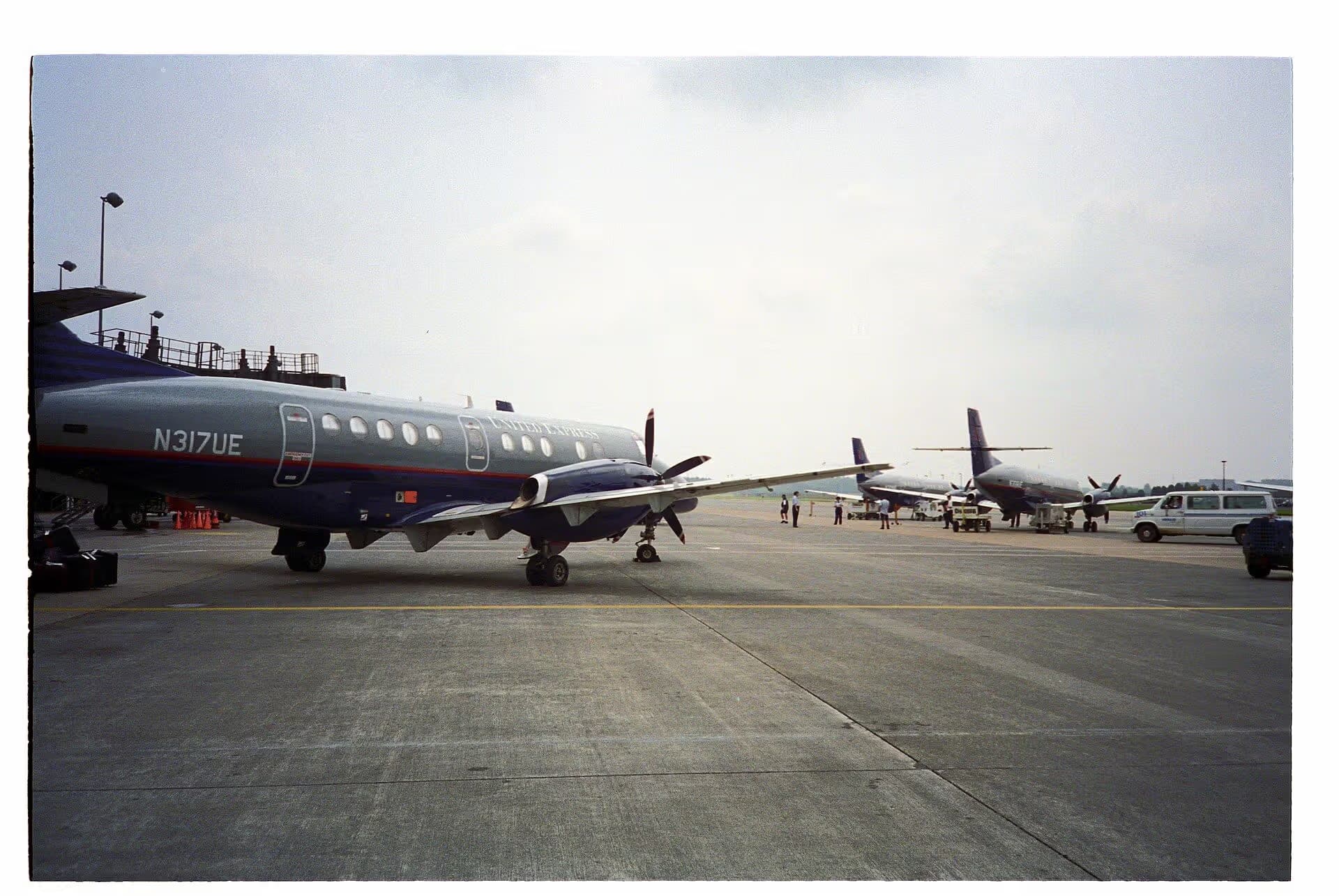 N317UE — Twin-engine aircraft