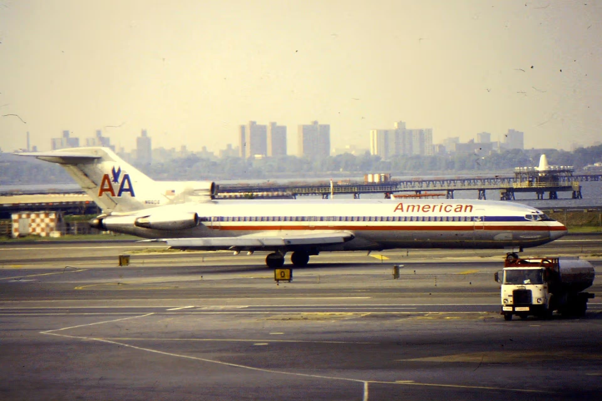 N6808 — Boeing
