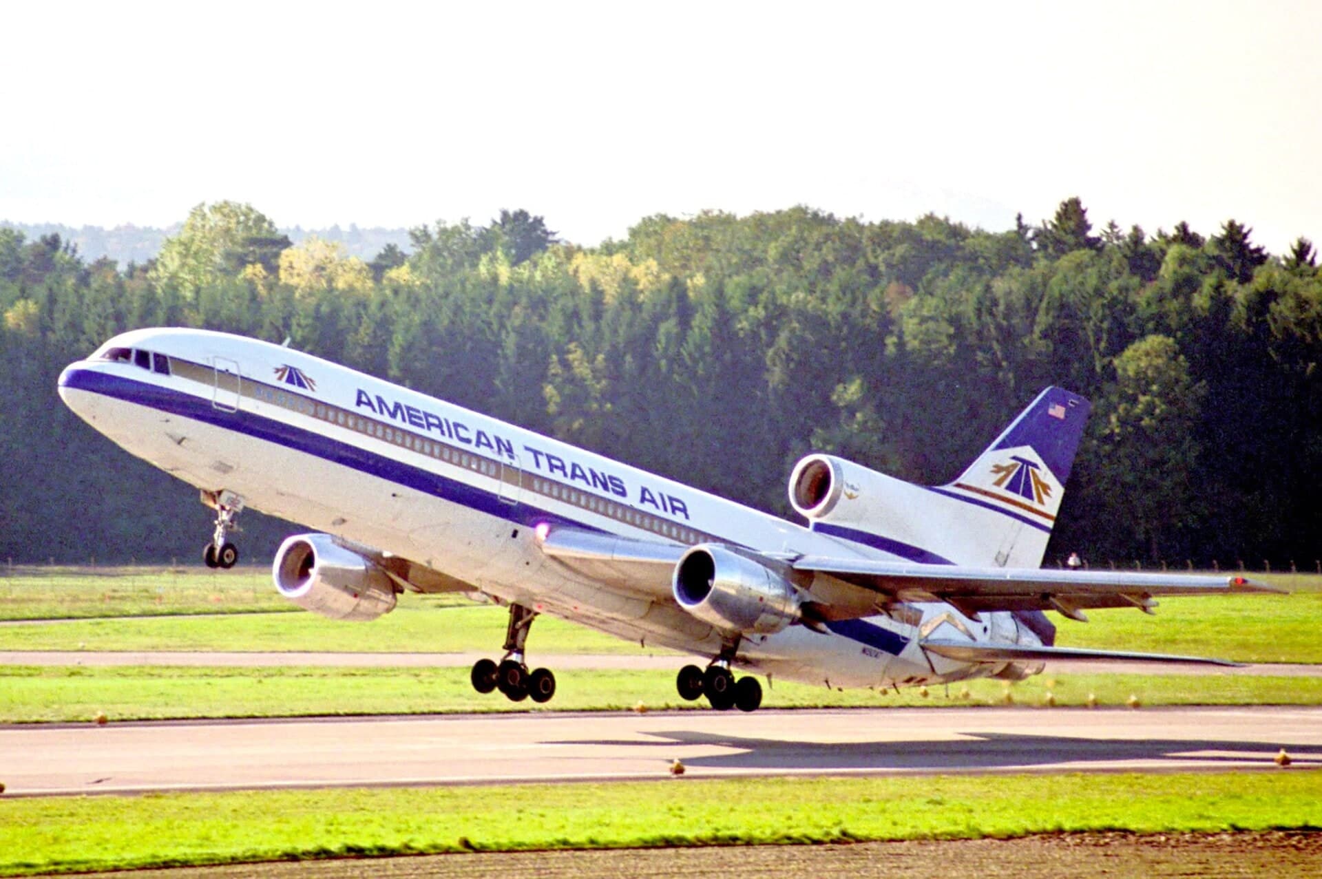 N192AT — Lockheed