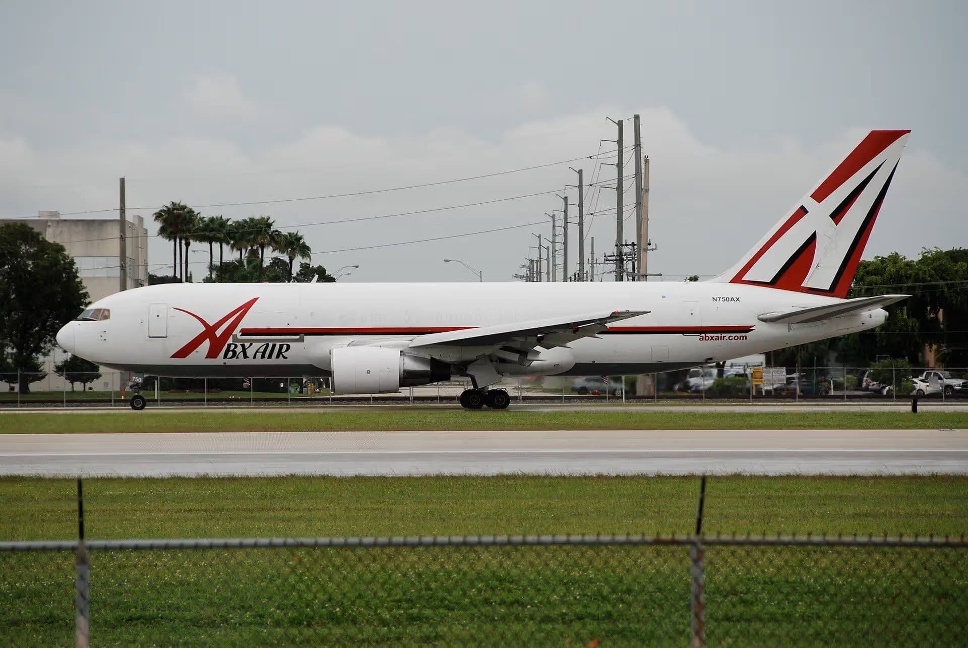 N750AX — Twin-engine aircraft