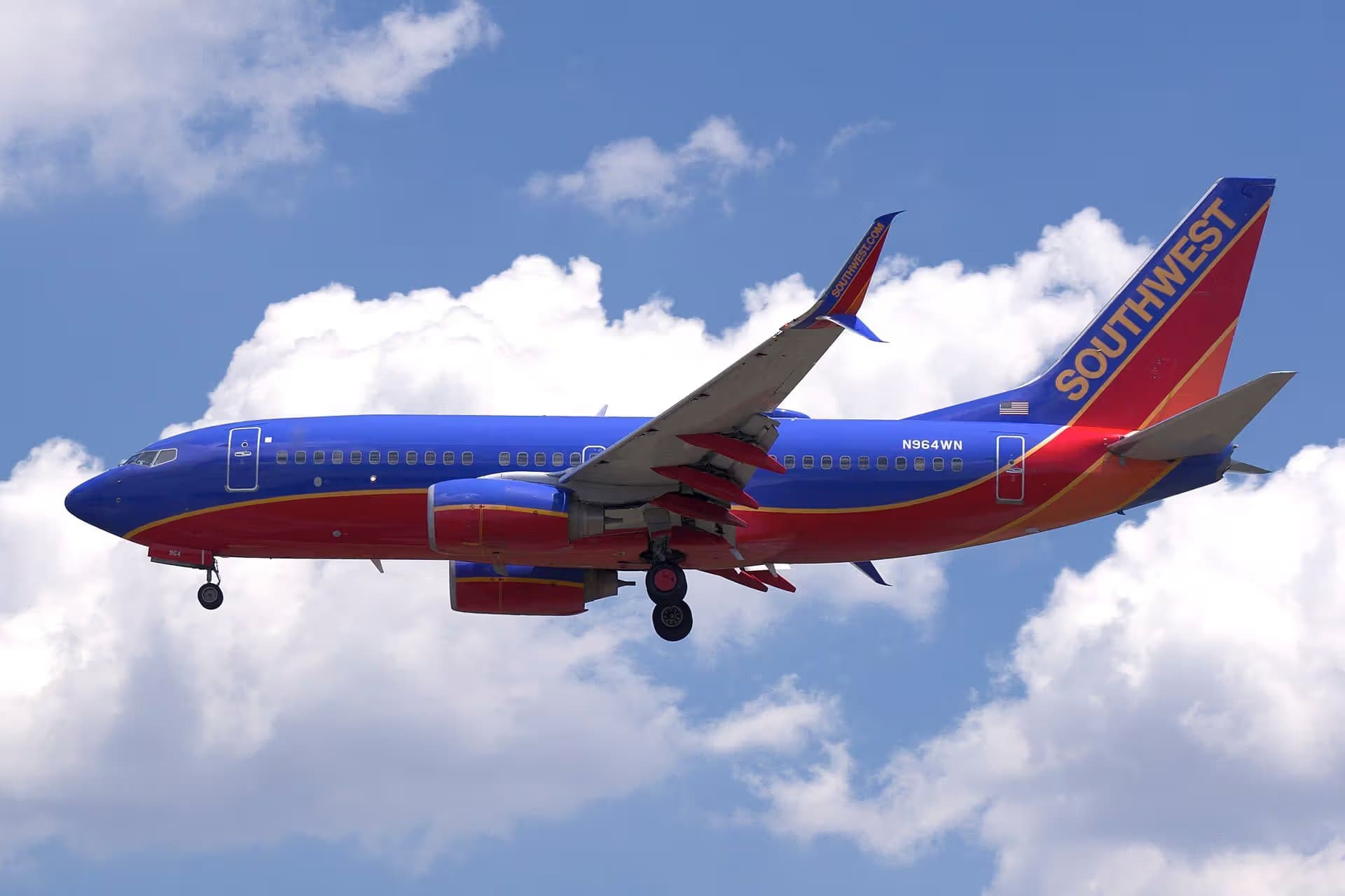 N964WN — Twin-engine aircraft