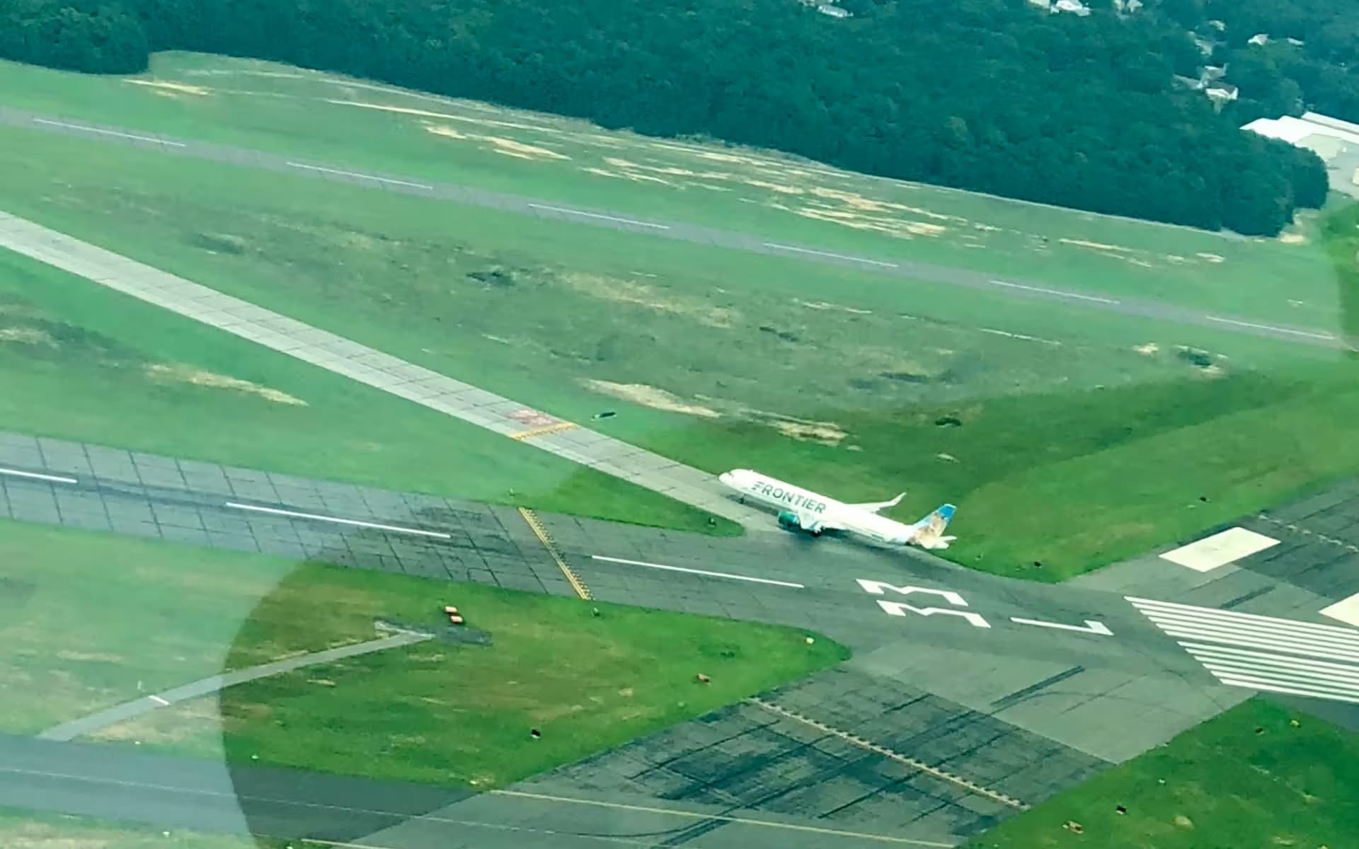 N706FR — Twin-engine aircraft at Long Island MacArthur Airport