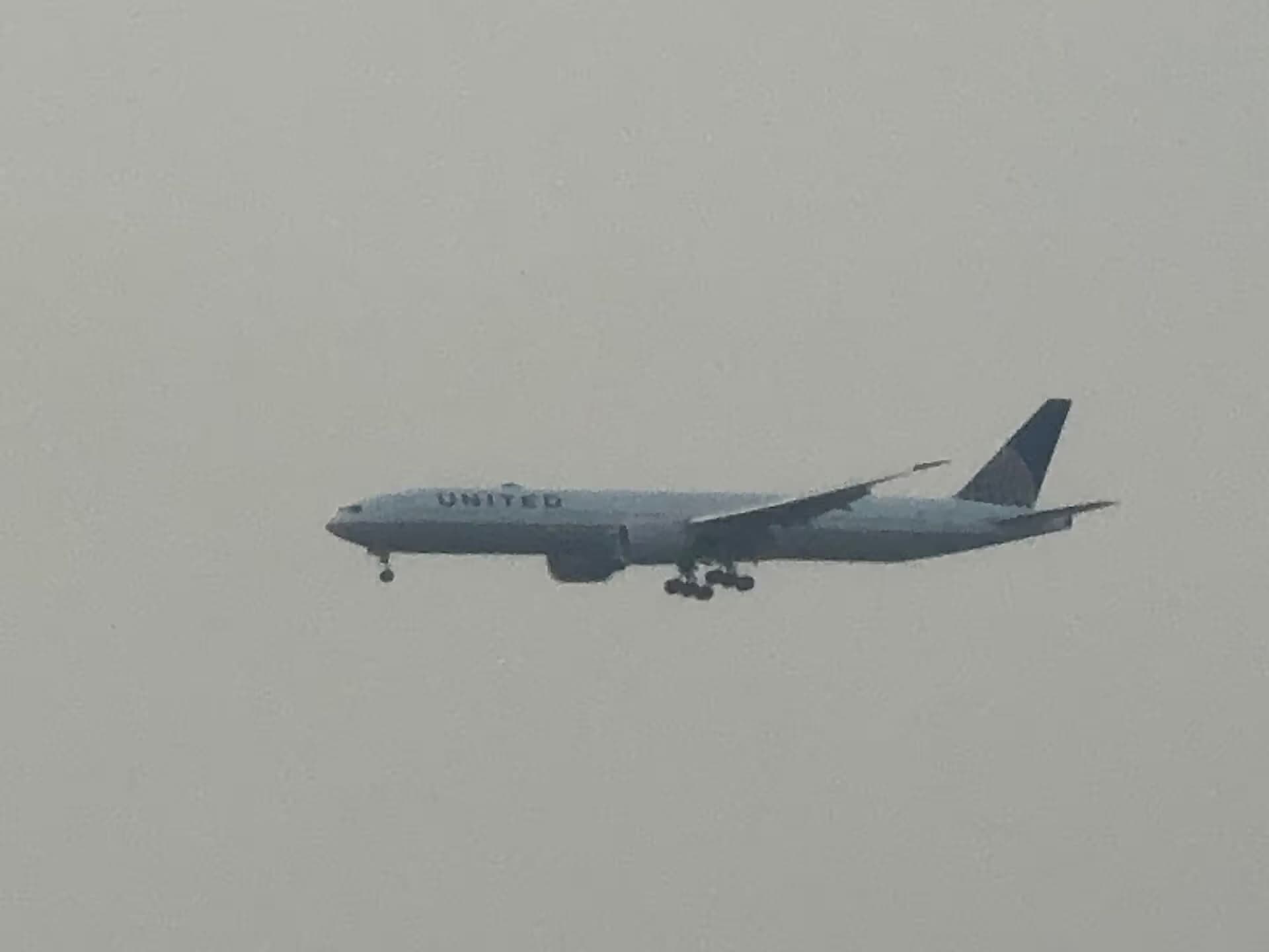 N2140U — Twin-engine aircraft at Hong Kong International Airport
