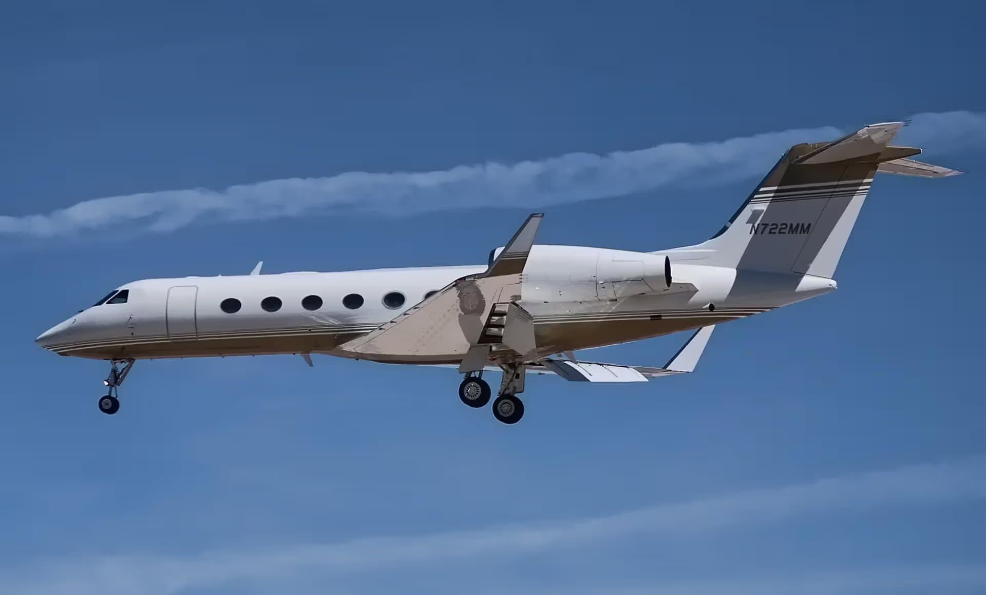 N722MM — Business jet