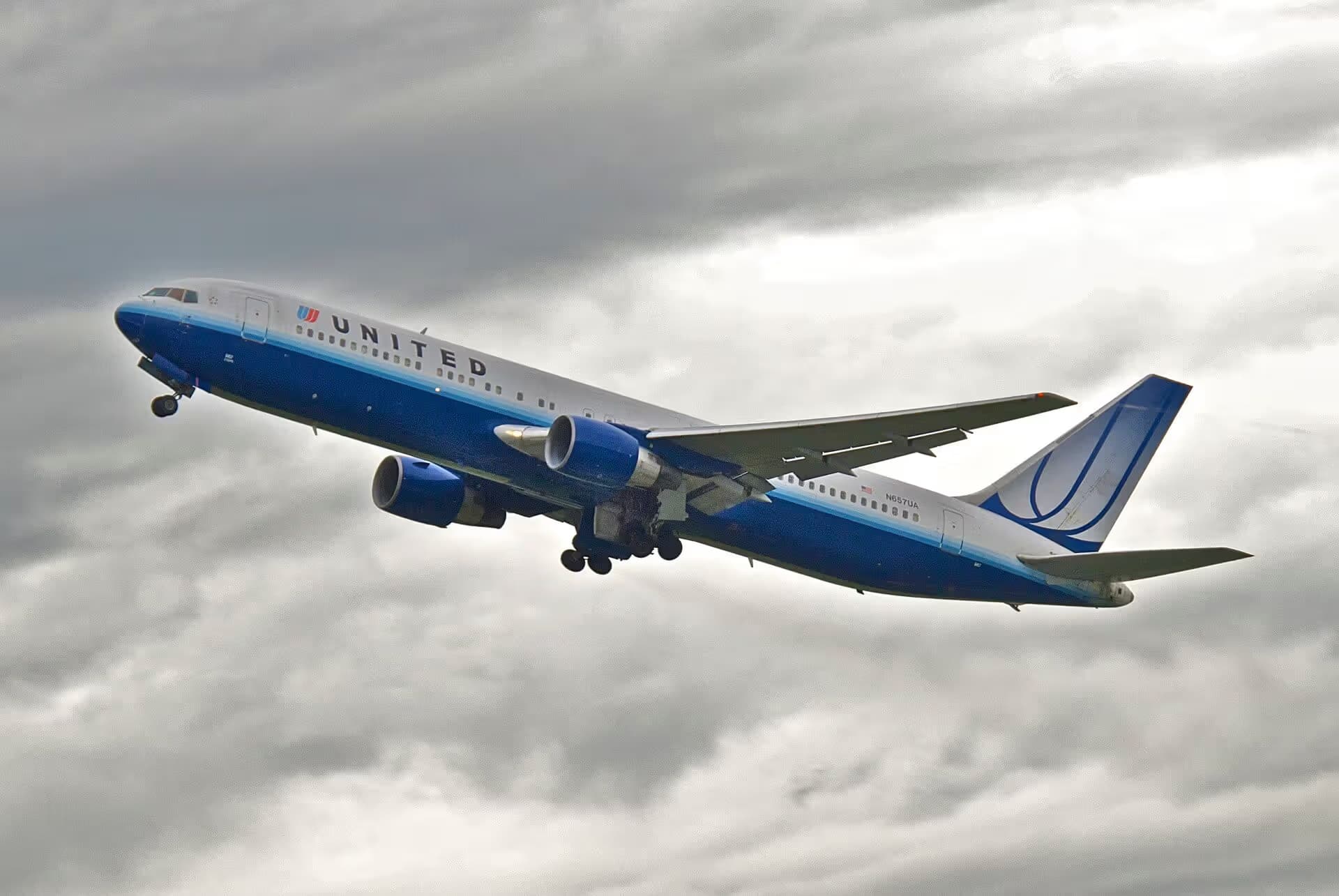 N657UA — Boeing