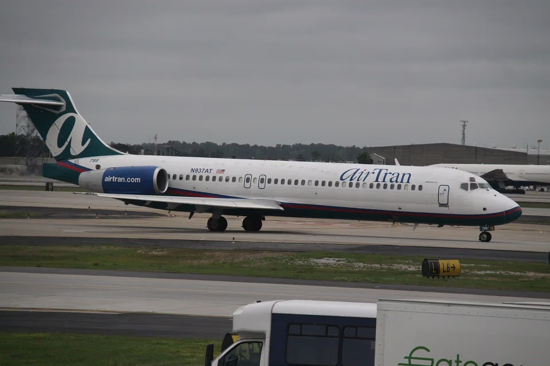 N937AT — Boeing