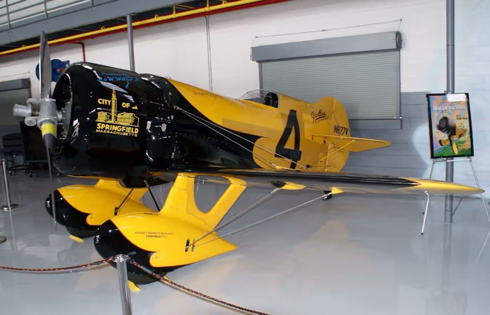 Unidentified — Single-engine aircraft