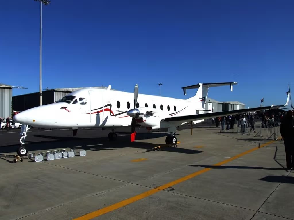 N136MJ — Twin-engine aircraft