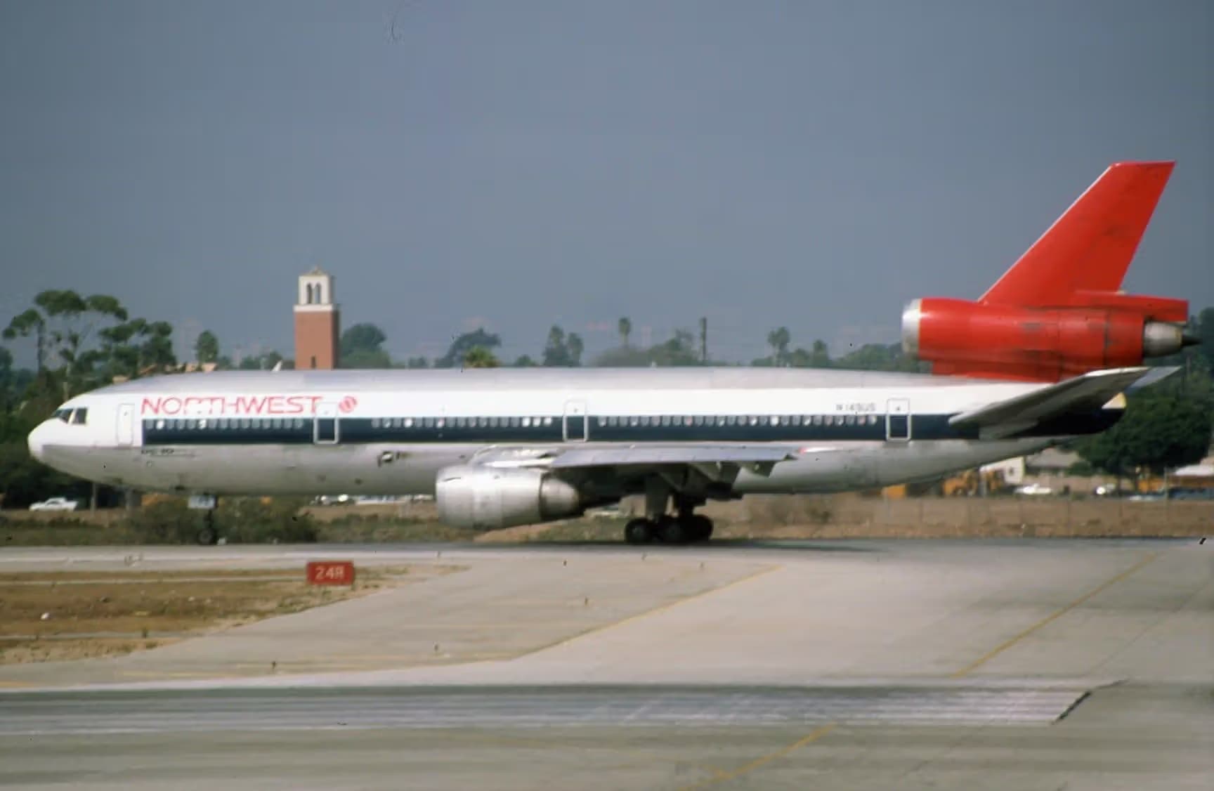 N149US — Douglas