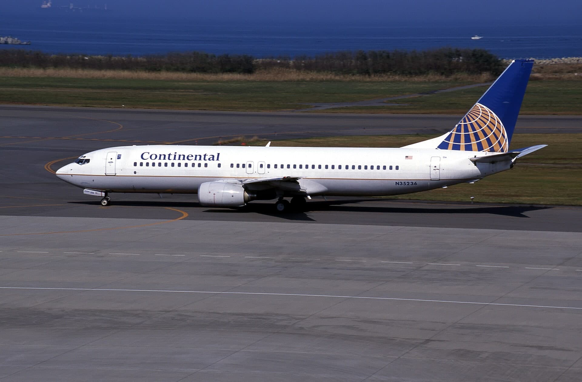 N35236 — Boeing