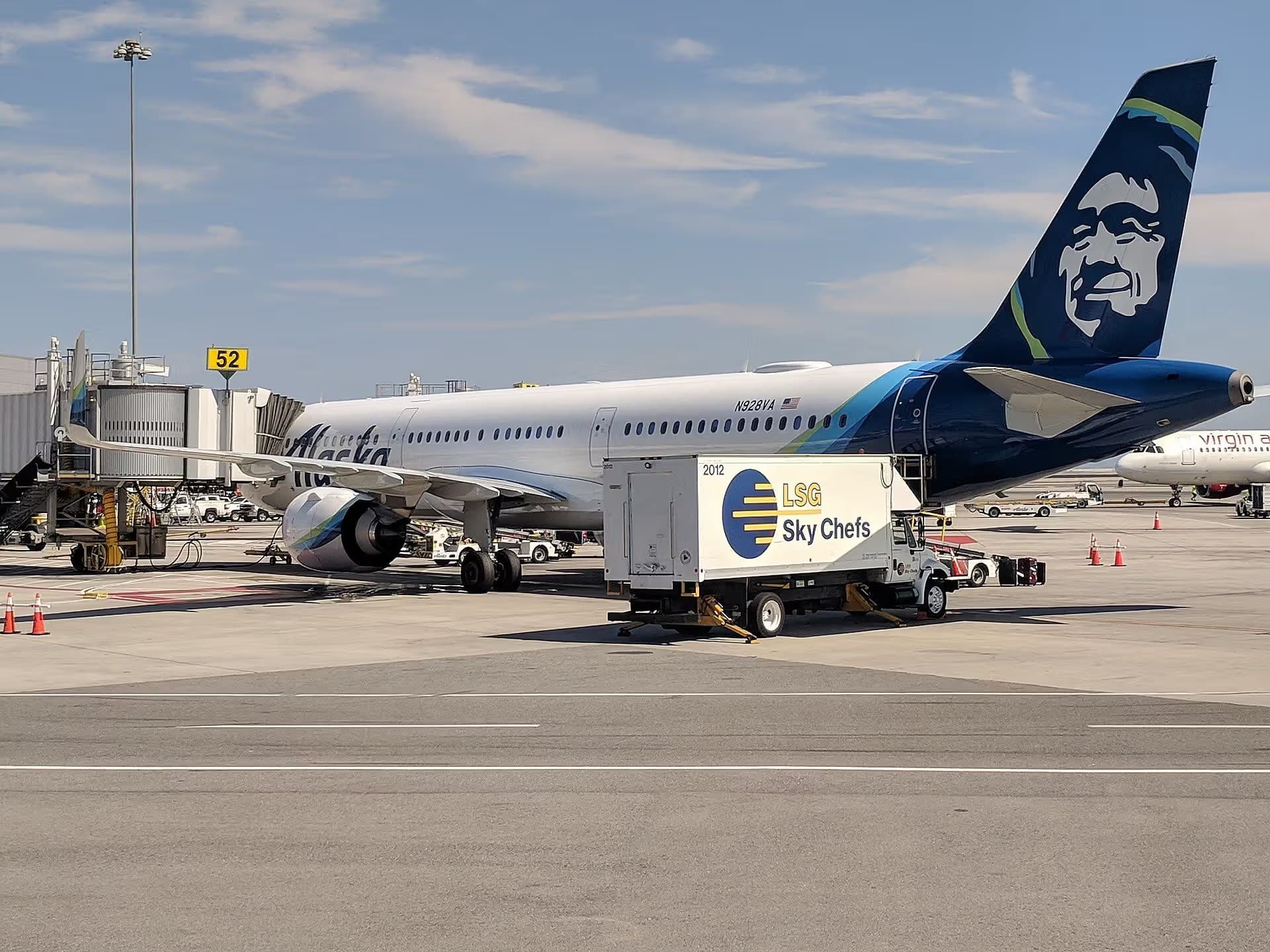 N928VA — Twin-engine aircraft
