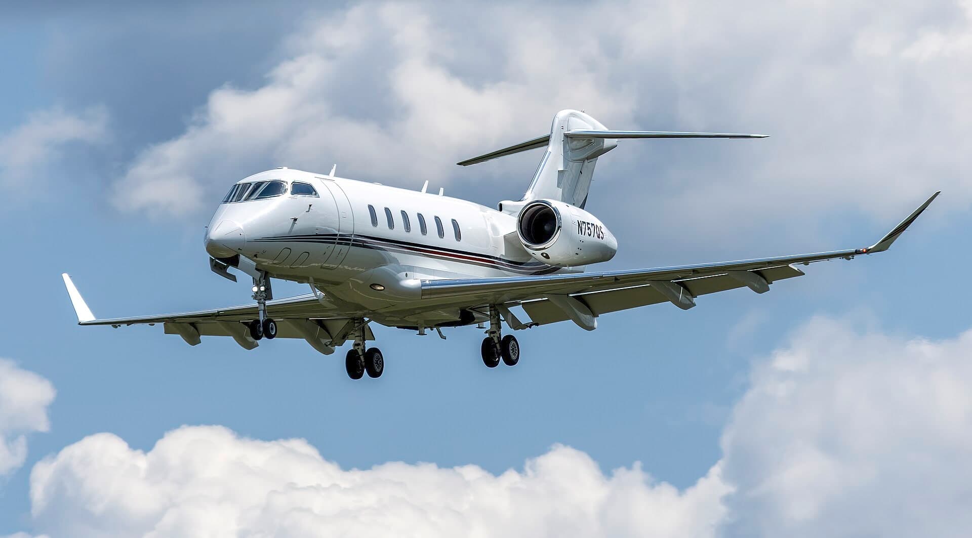 N757QS — Bombardier