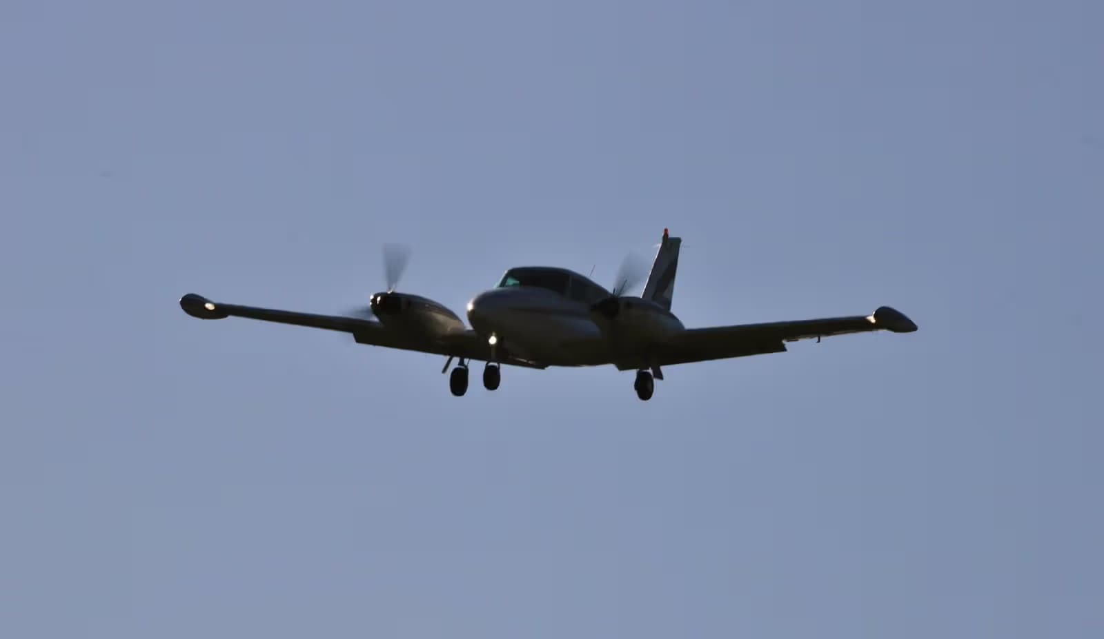 N4297A — Twin-engine aircraft