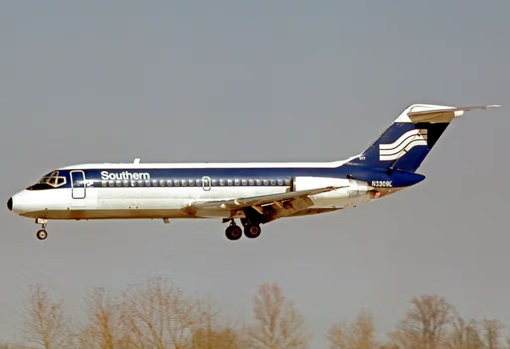 N3309L — Twin-engine aircraft