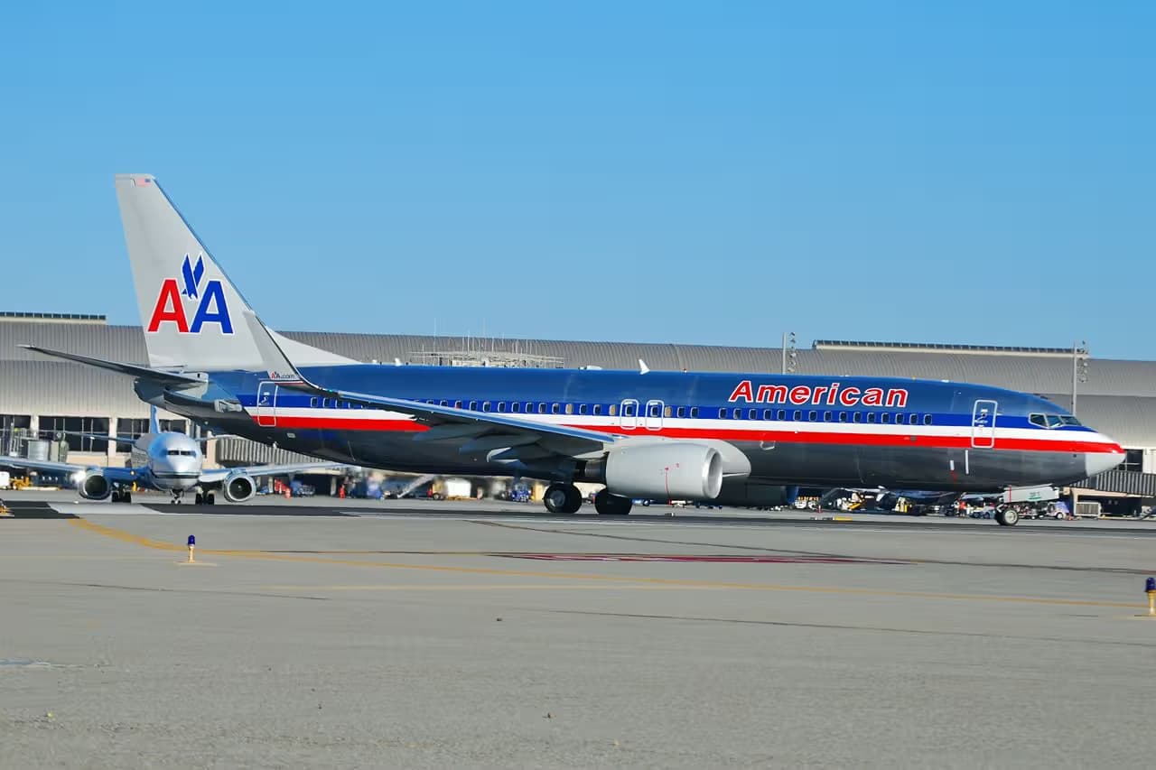 N840NN — Twin-engine aircraft