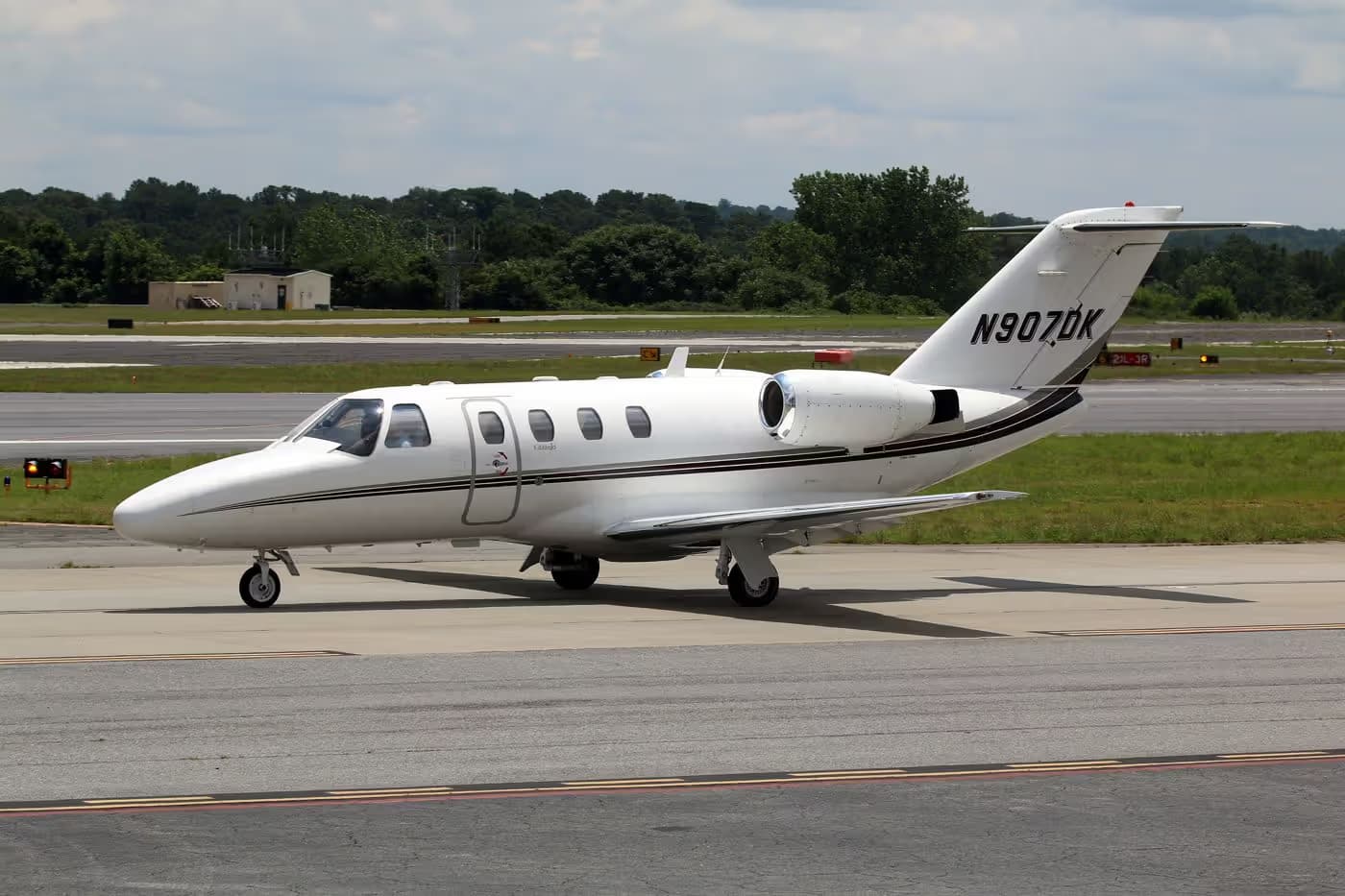 N907DK — Business jet