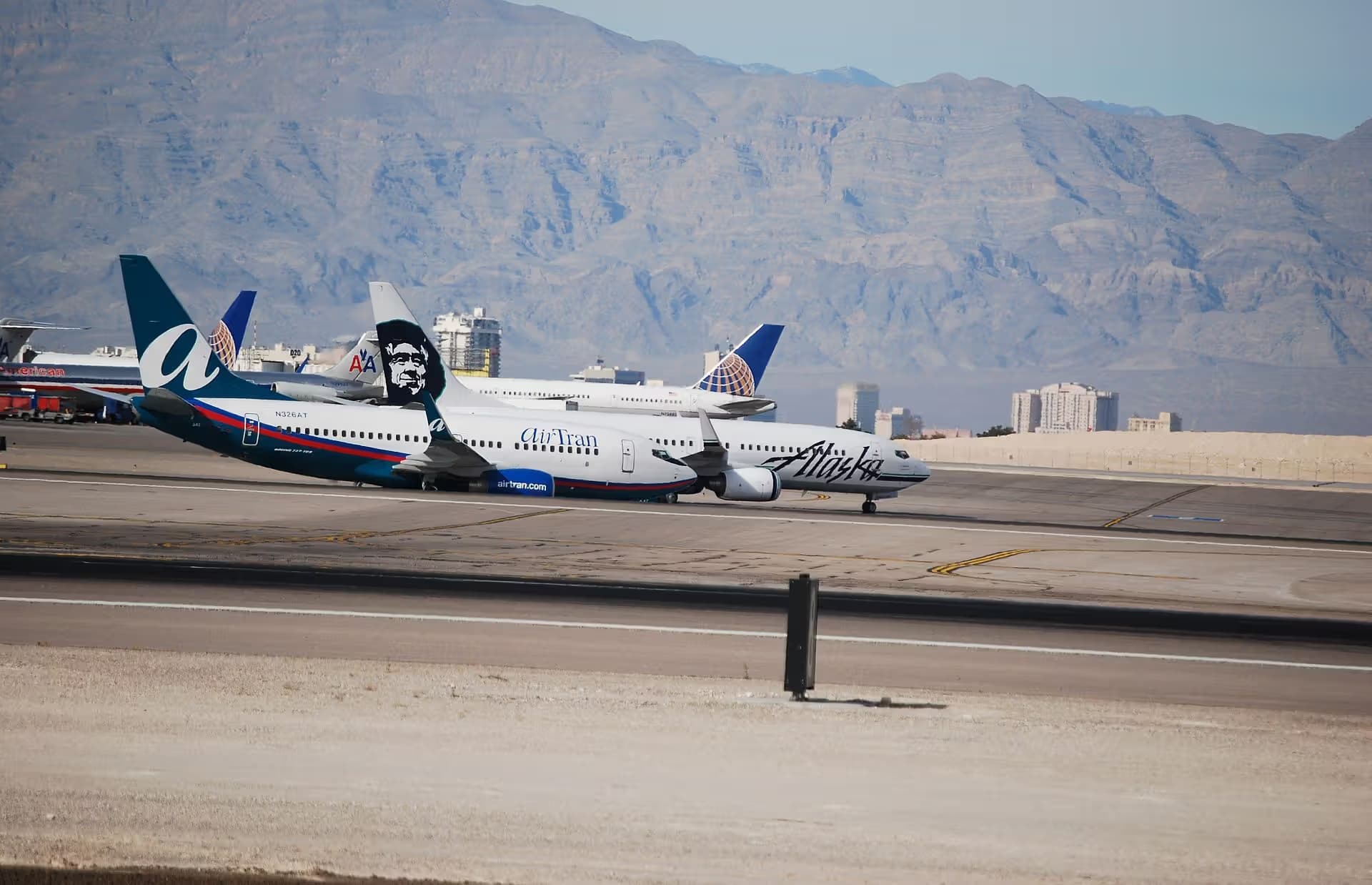 N326AT — Boeing