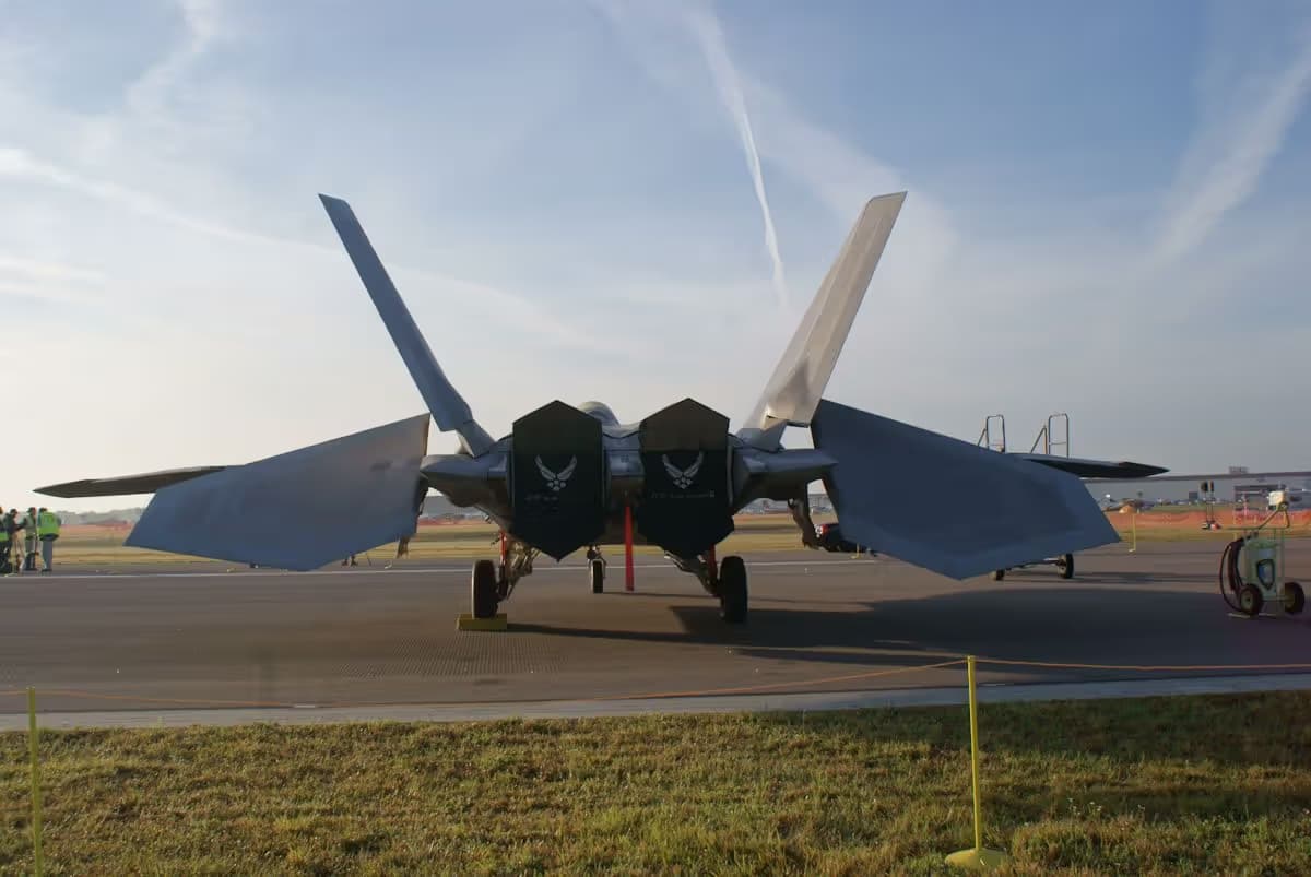 Unidentified — Lockheed