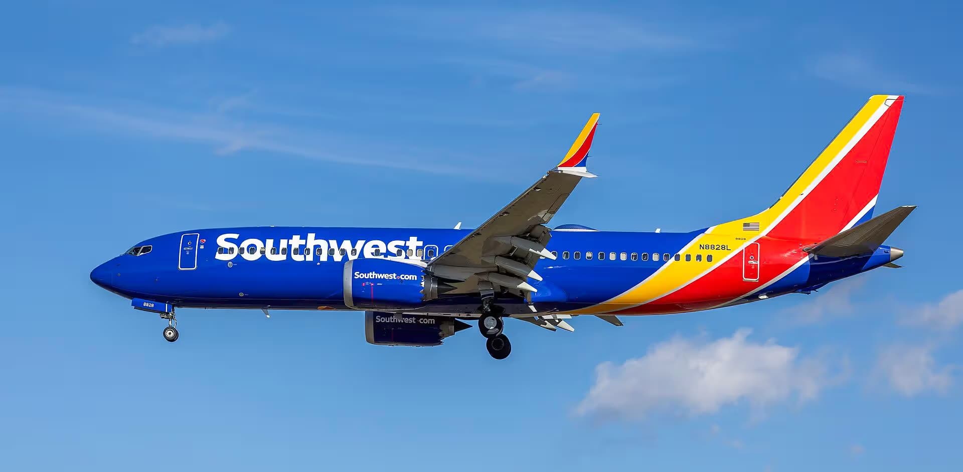 N8828L — Boeing