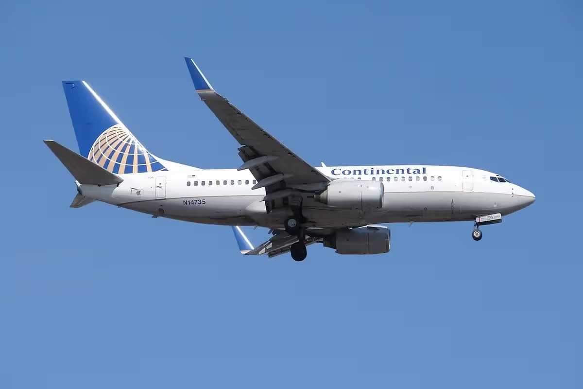N14735 — Boeing