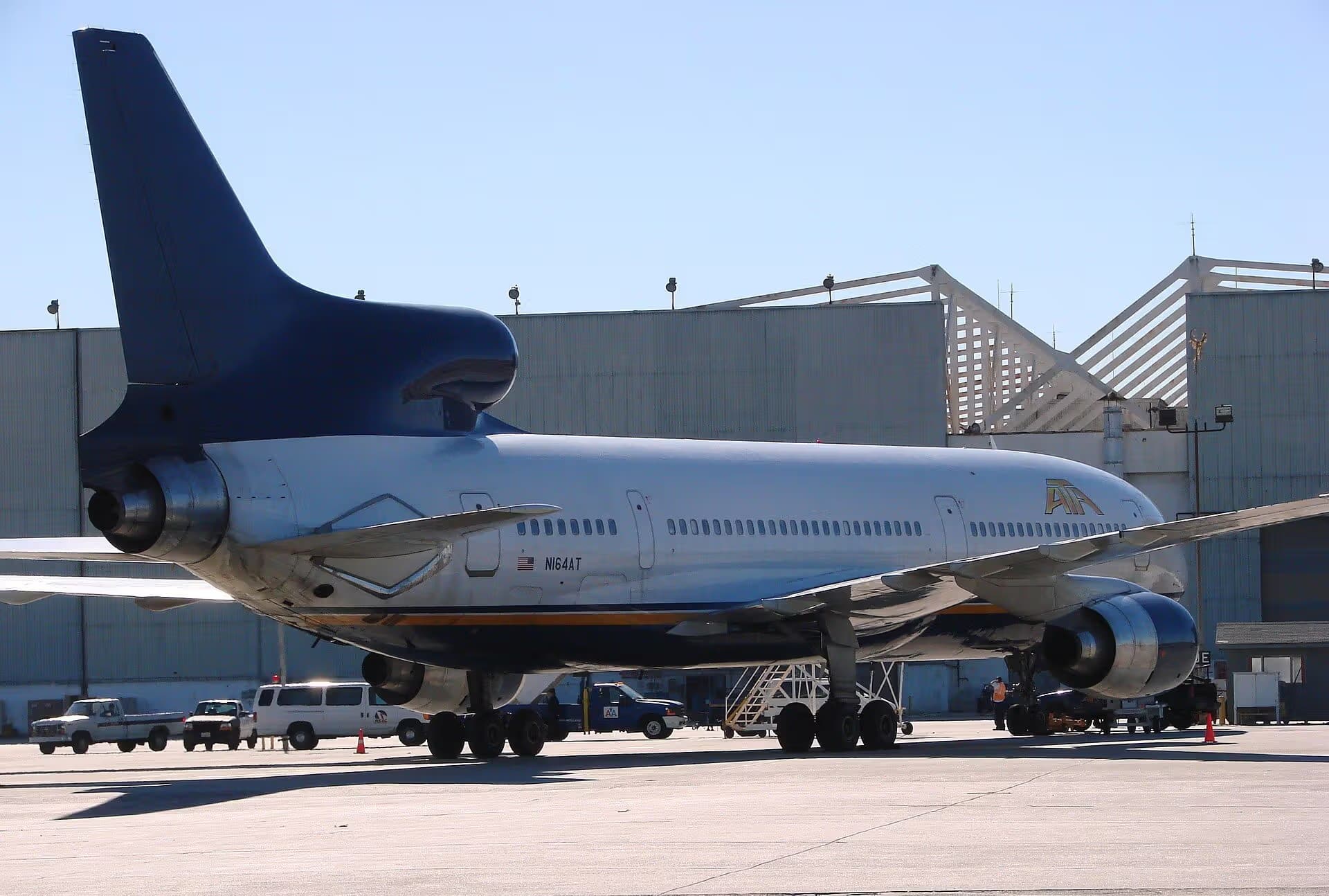 N164AT — Lockheed