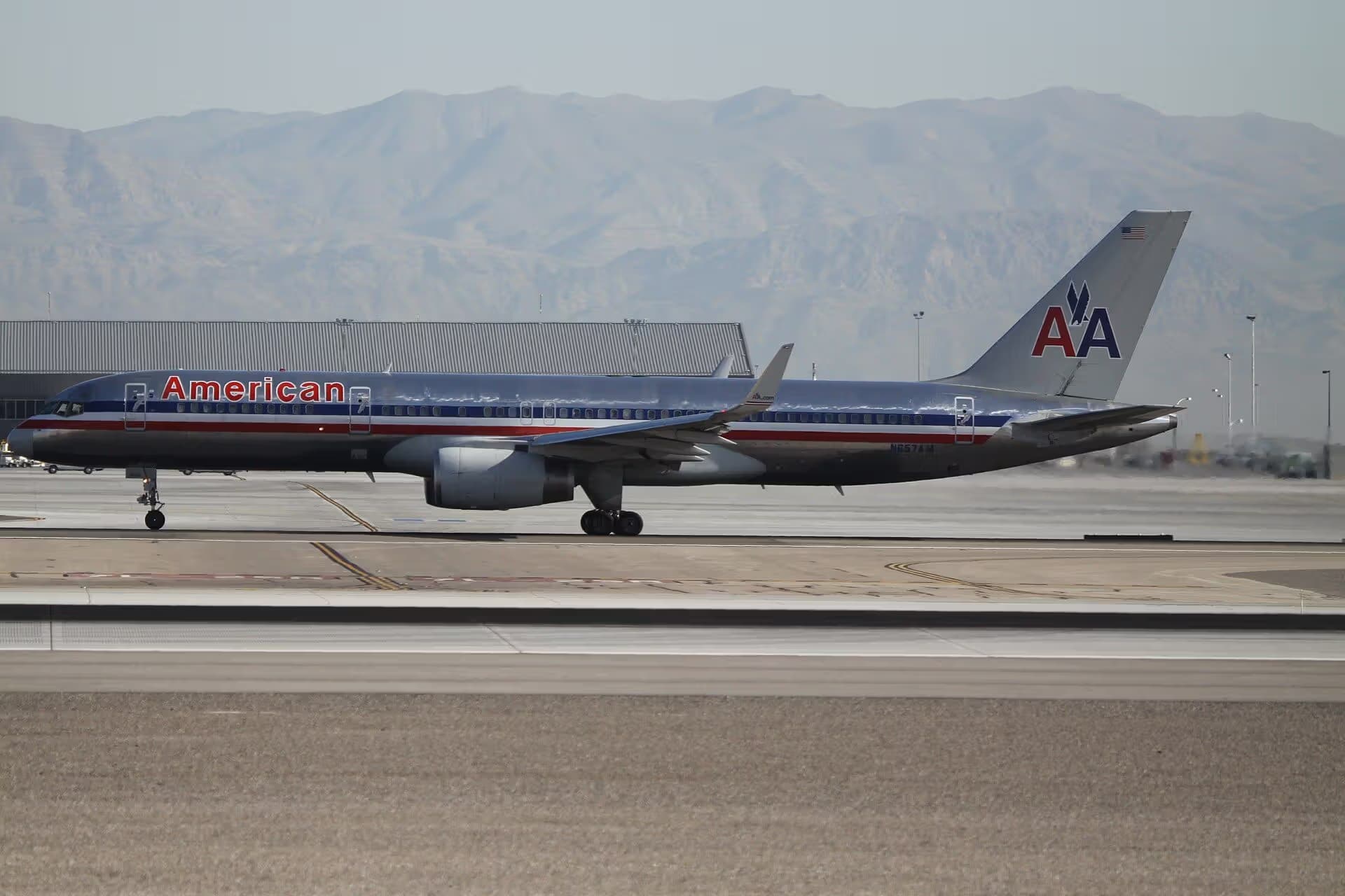 N657AM — Twin-engine aircraft