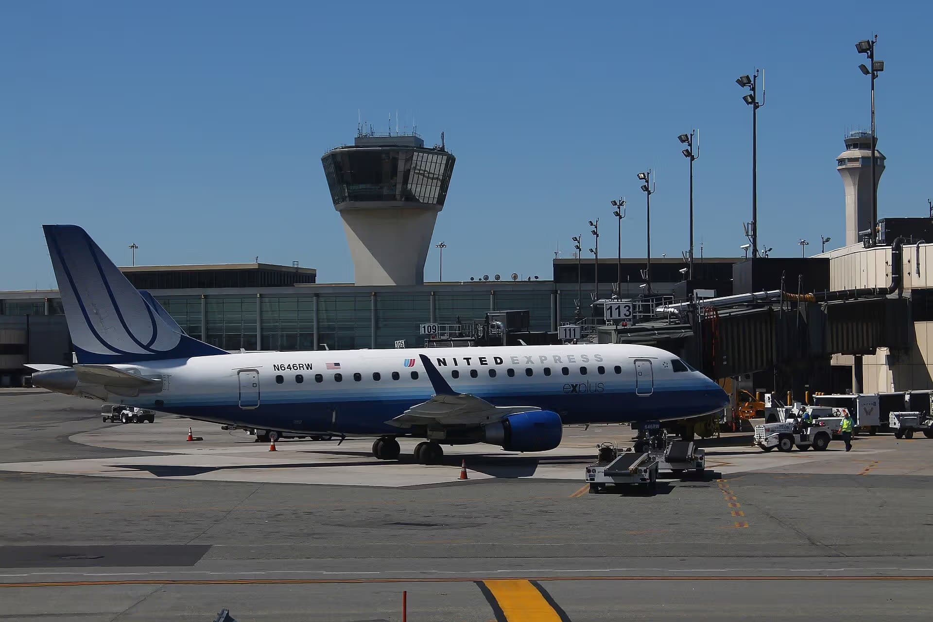 N646RW — Embraer