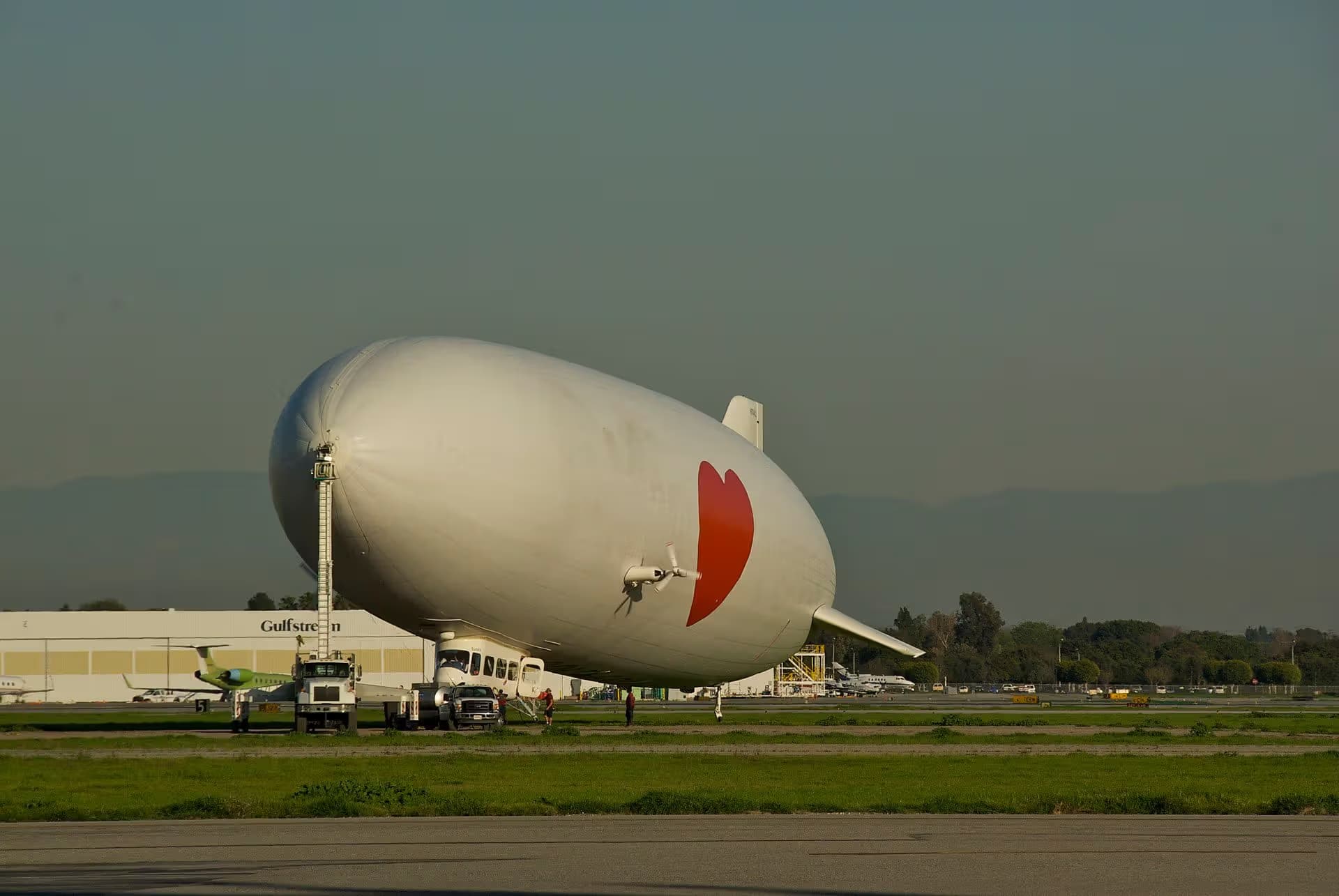 N704LZ — Aircraft