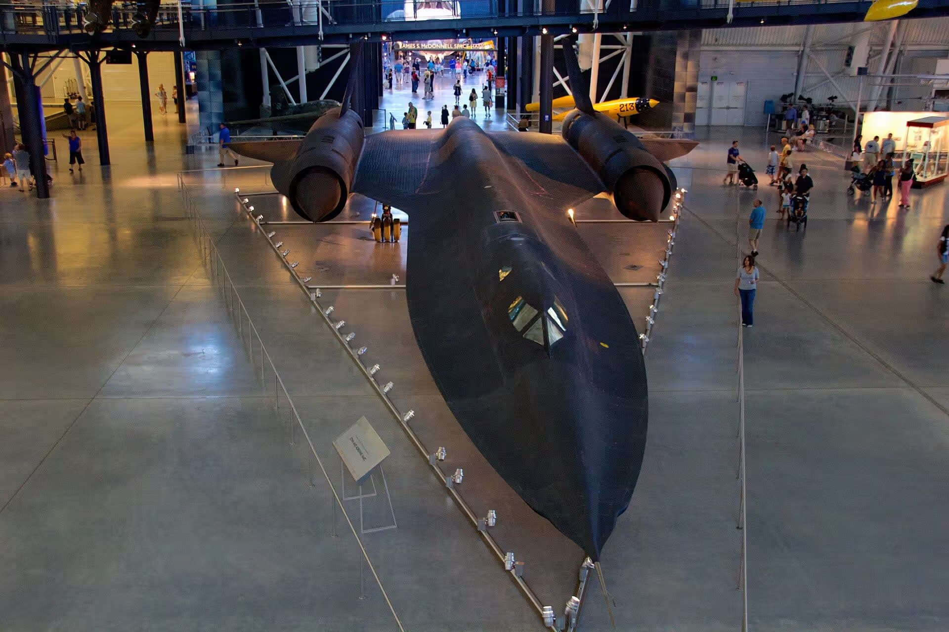 Unidentified — Twin-engine aircraft