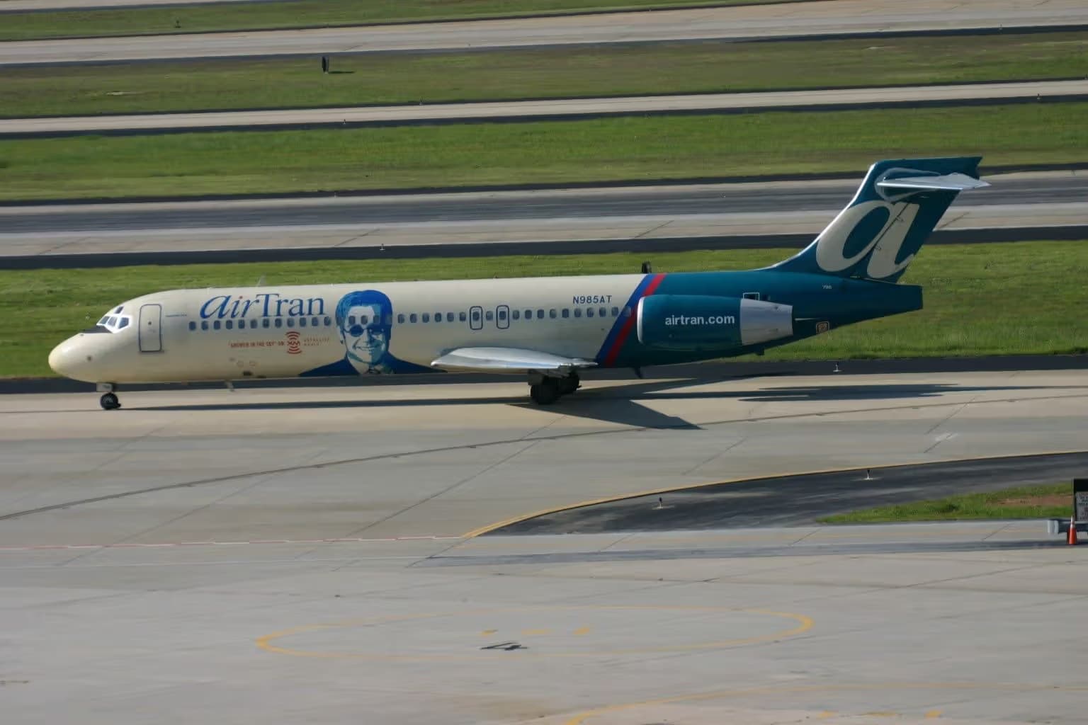 N985AT — Boeing