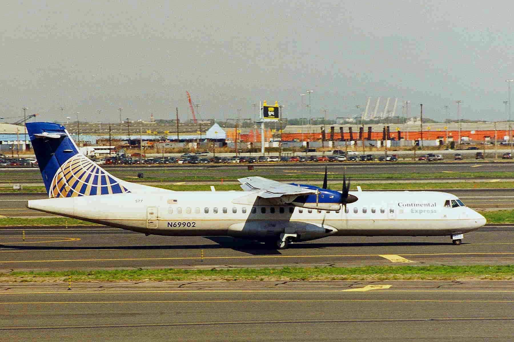 N69902 — Twin-engine aircraft