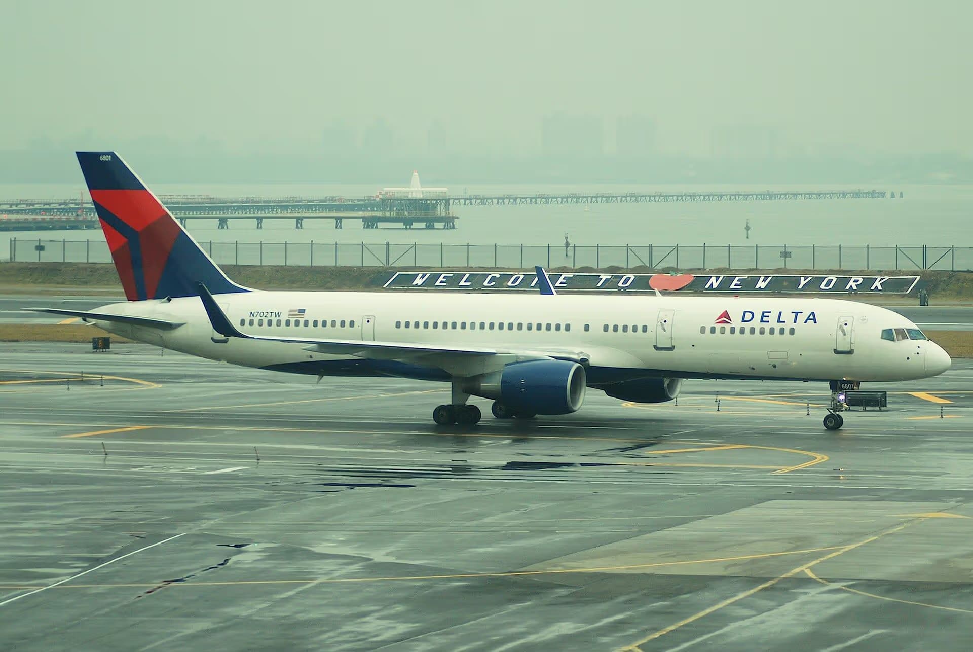 N702TW — Boeing