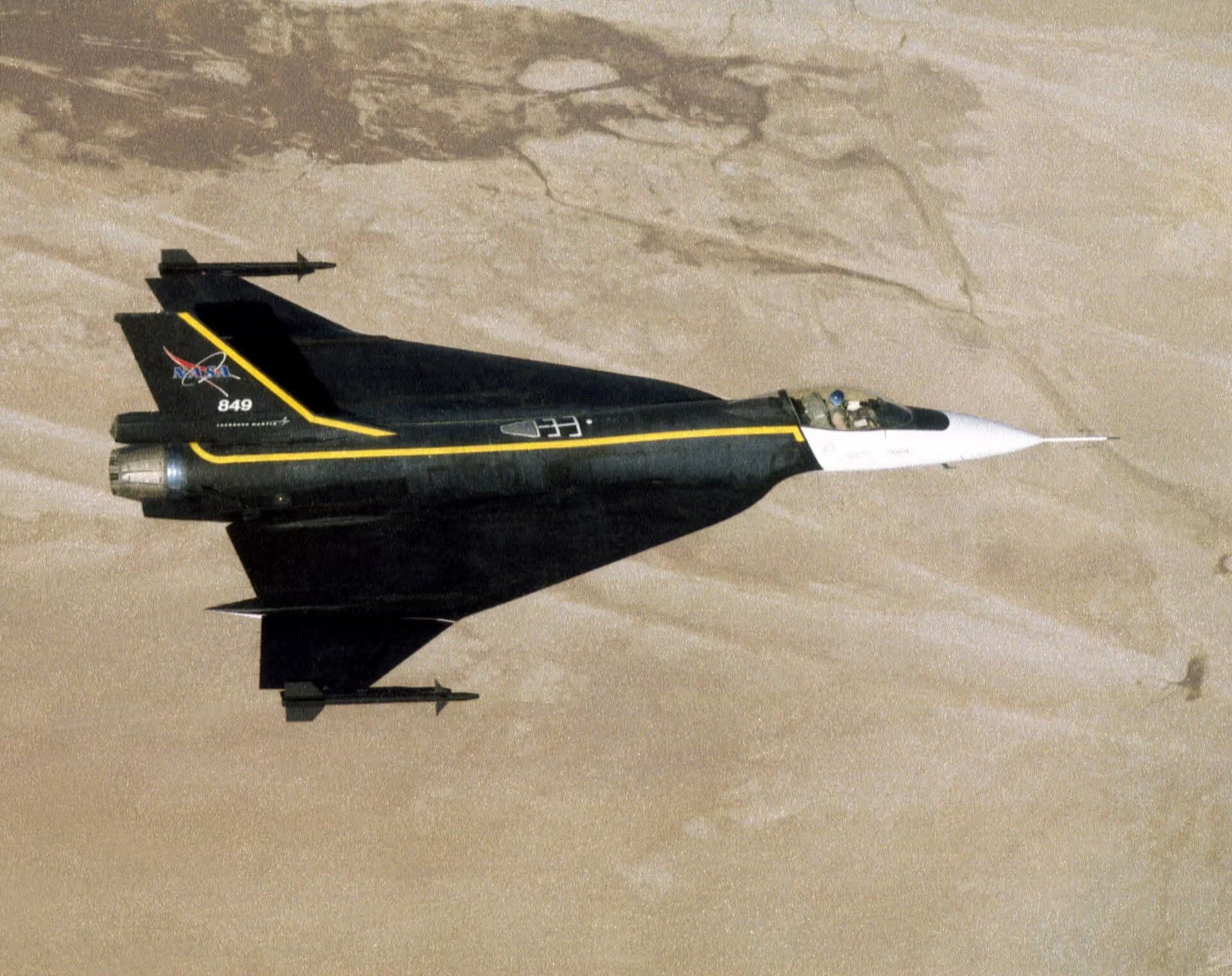 Unidentified — Single-engine aircraft