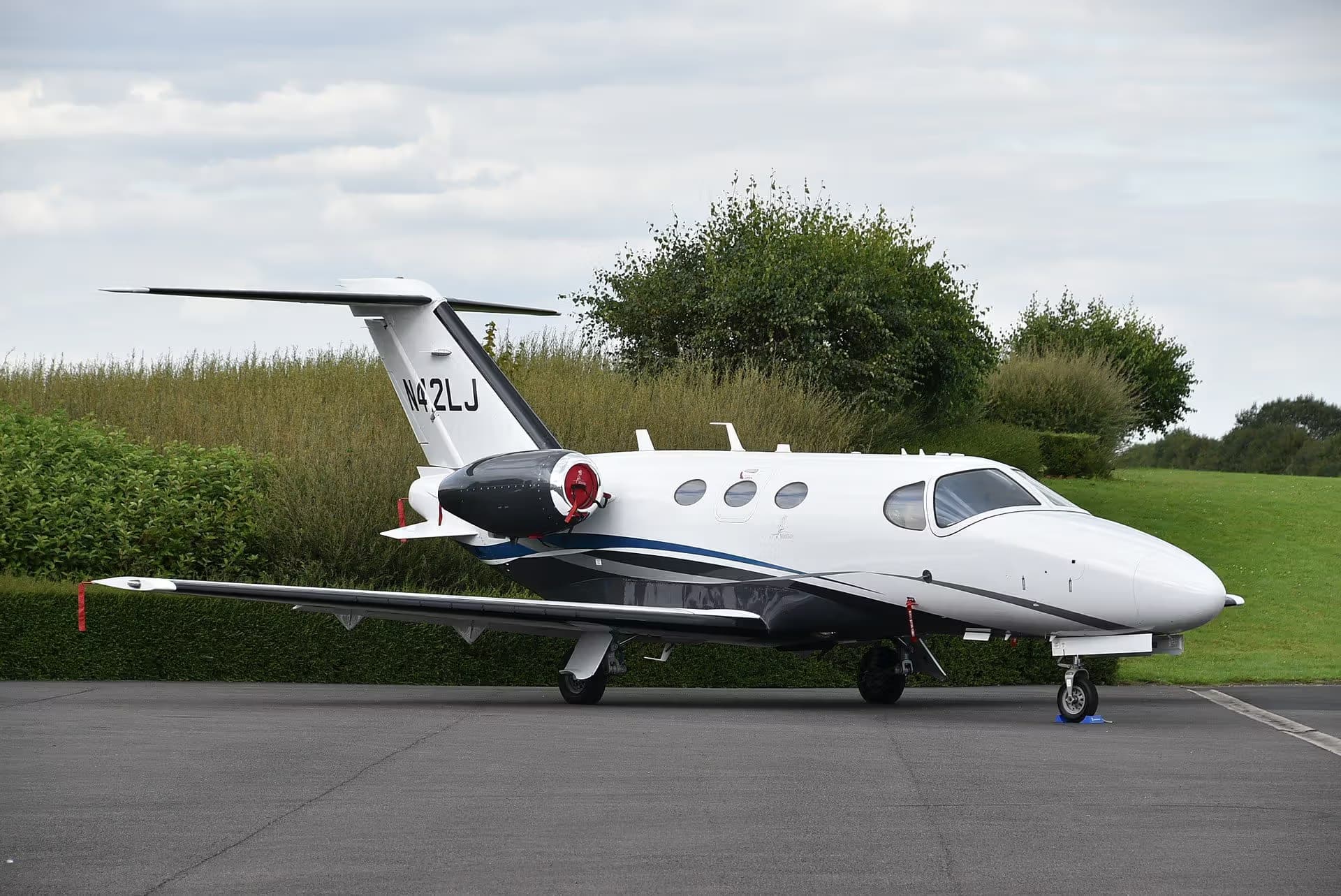 N42LJ — Business jet