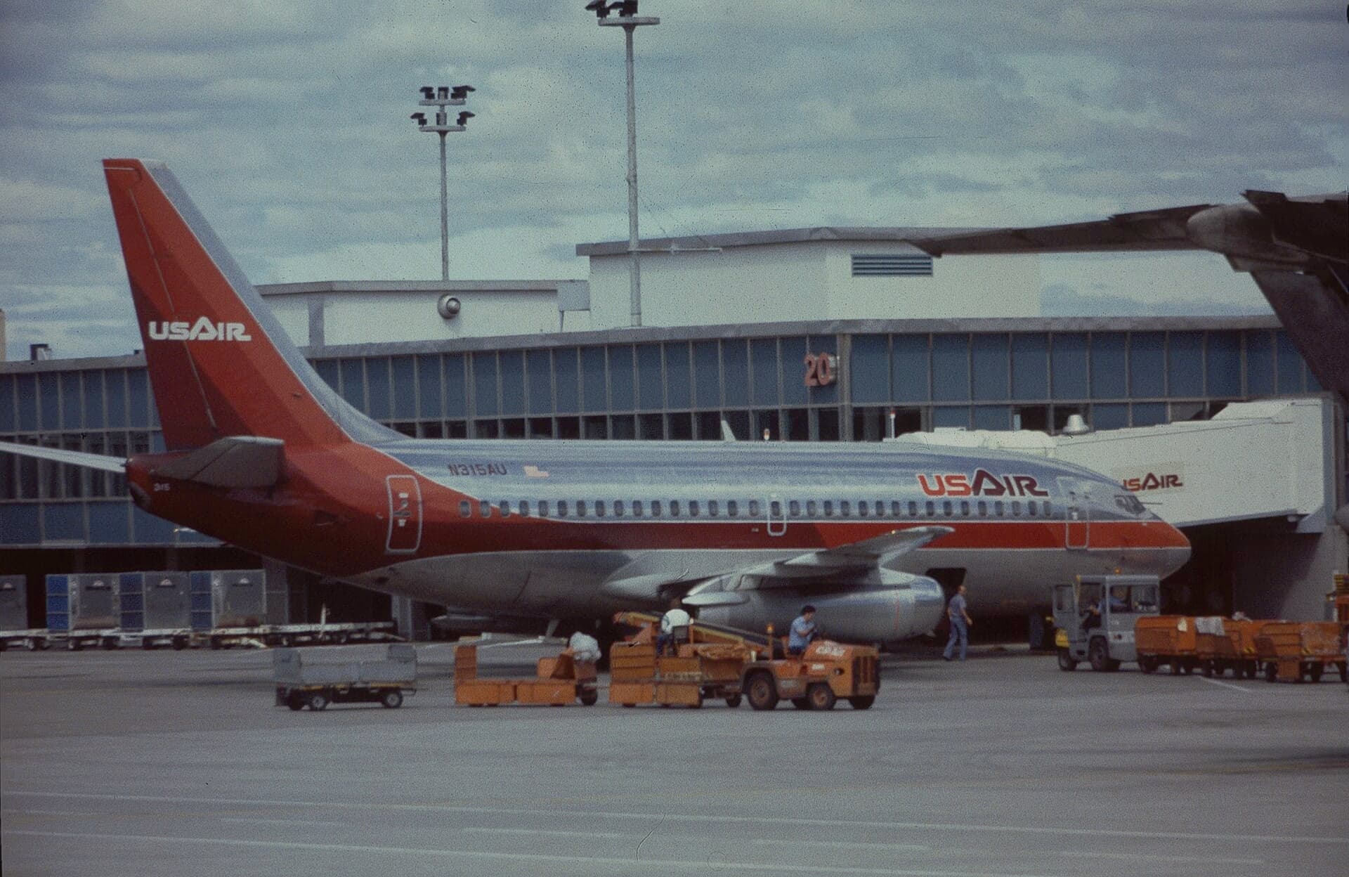 N315AU — Twin-engine aircraft