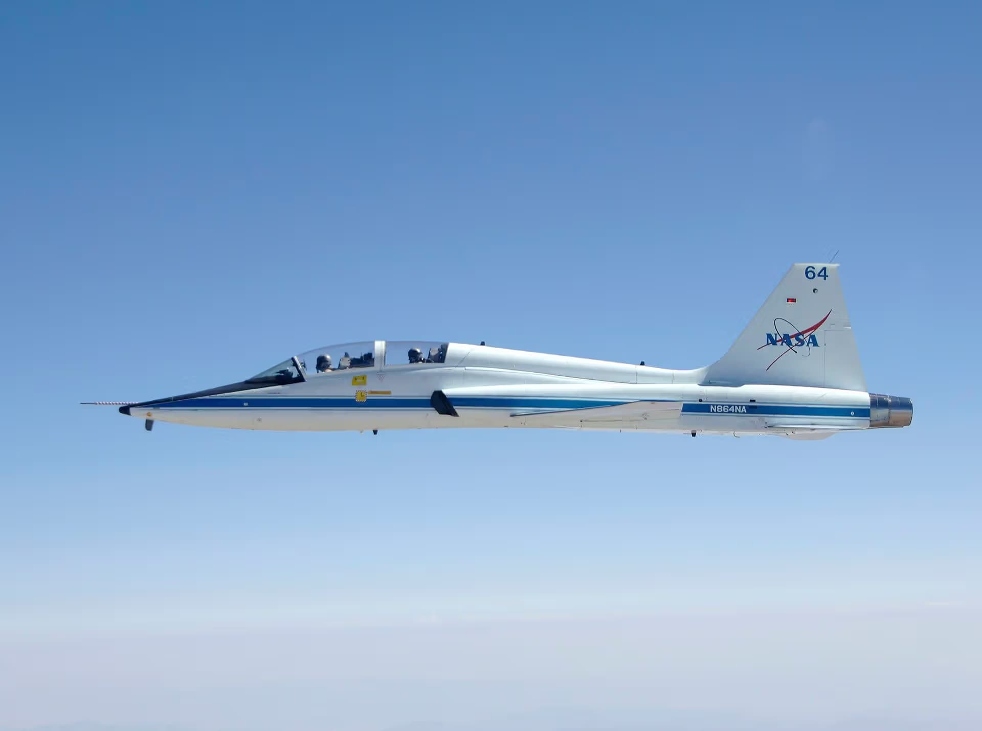 N864NA — Aircraft at Edwards Air Force Base