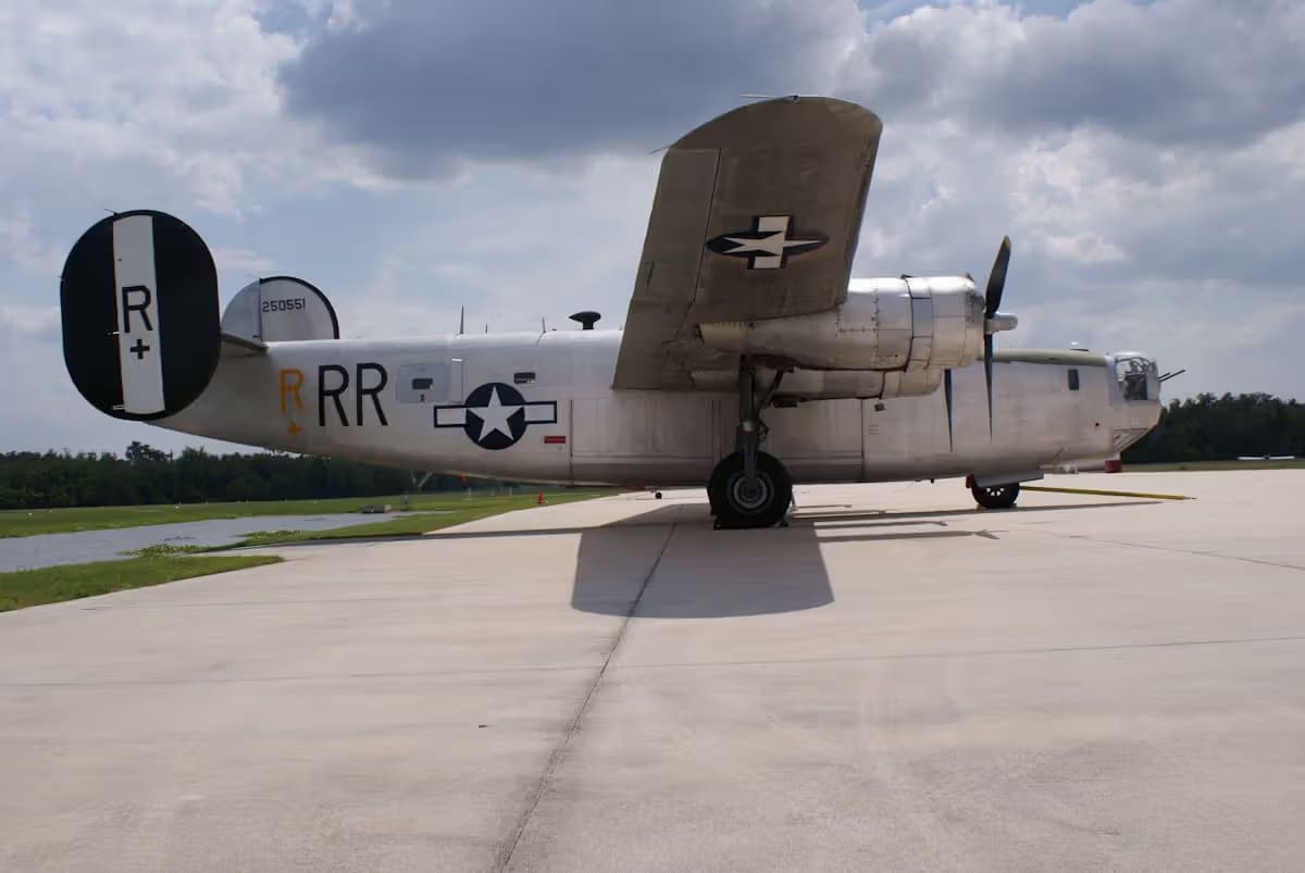 Unidentified — Twin-engine aircraft