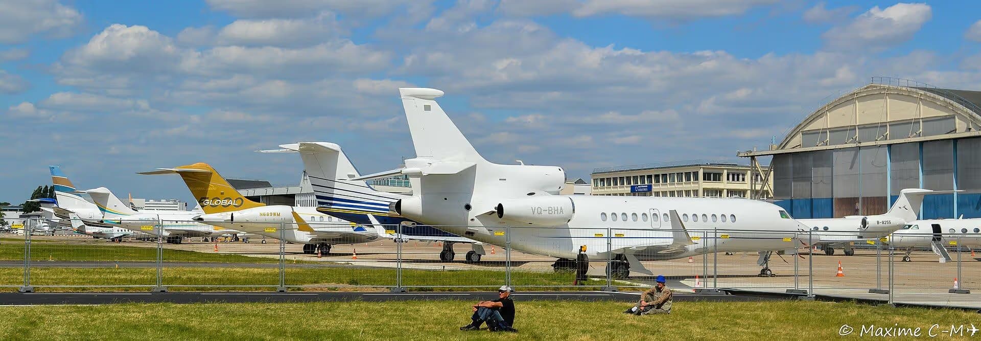 N689WM — Business jet