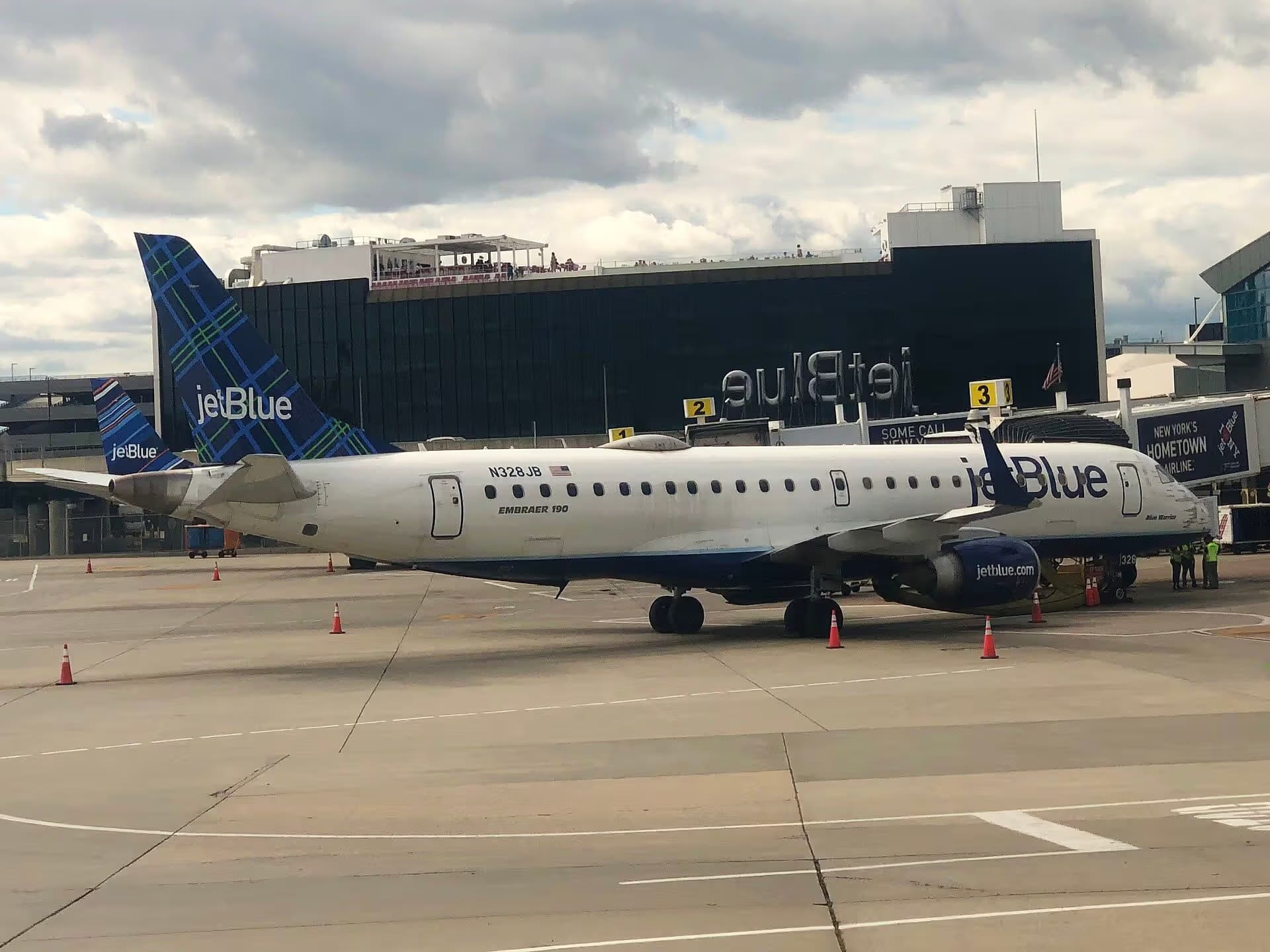 N328JB — Embraer