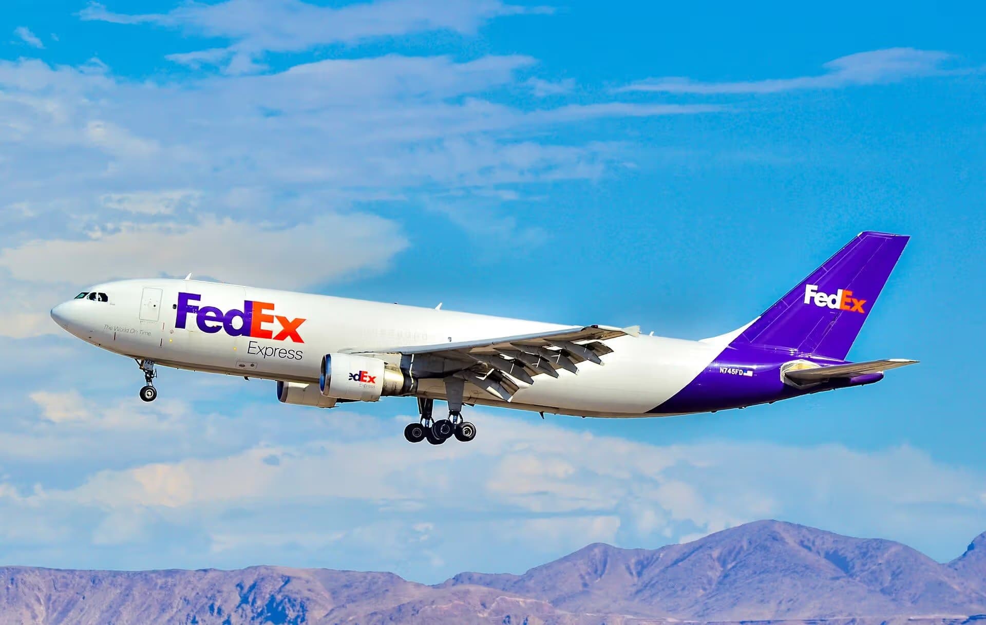 N745FD — Twin-engine aircraft