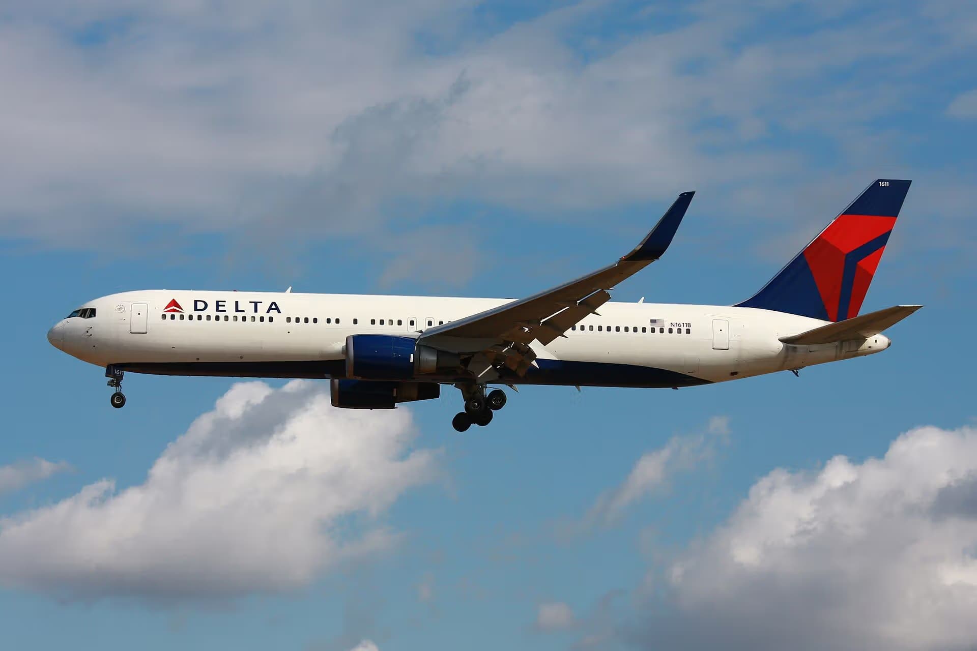 N1611B — Boeing