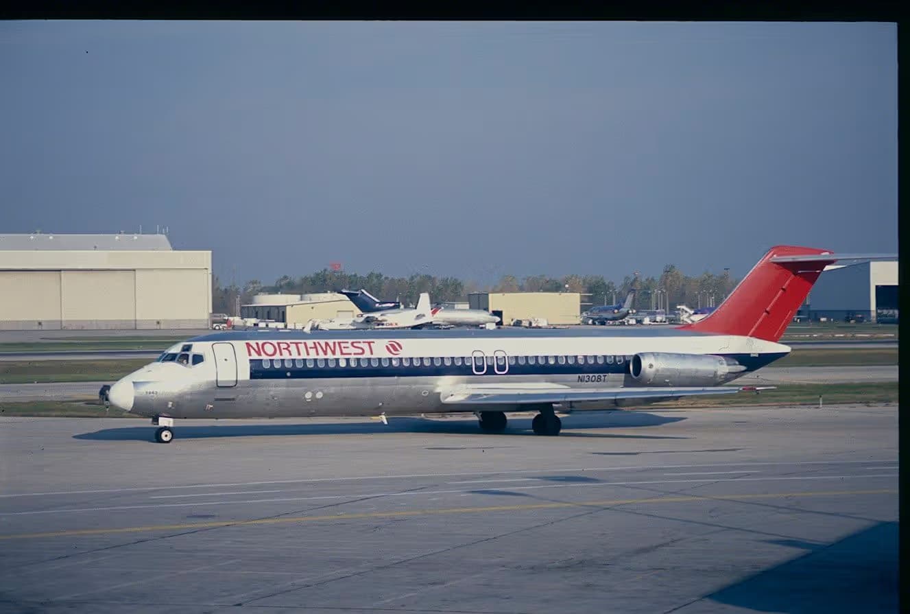N1308T — Twin-engine aircraft