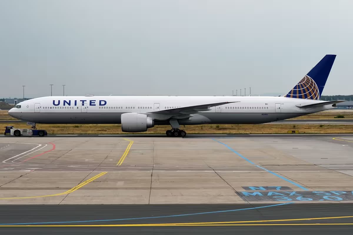 N2140U — Aircraft