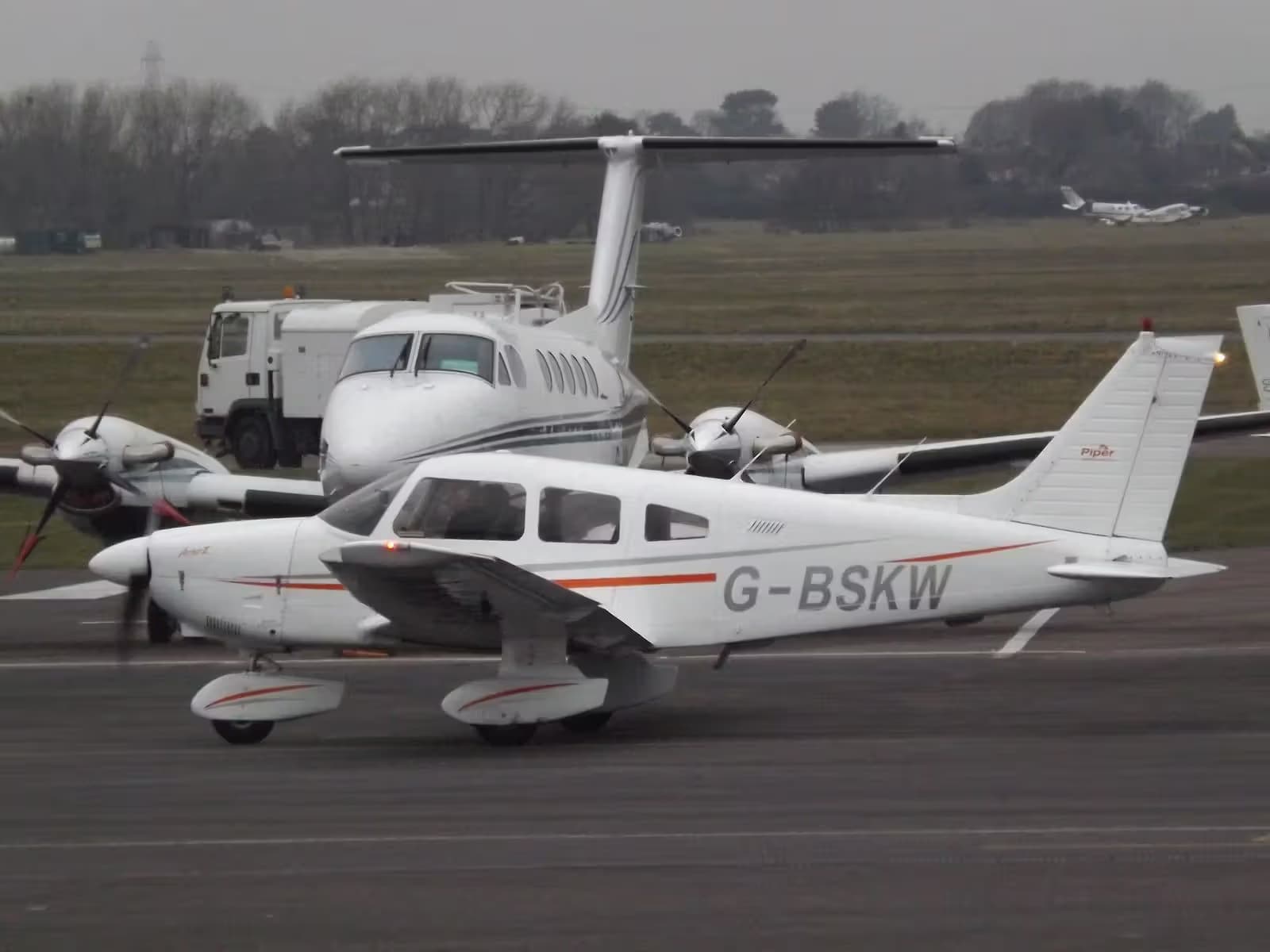G-BSKW — Piper