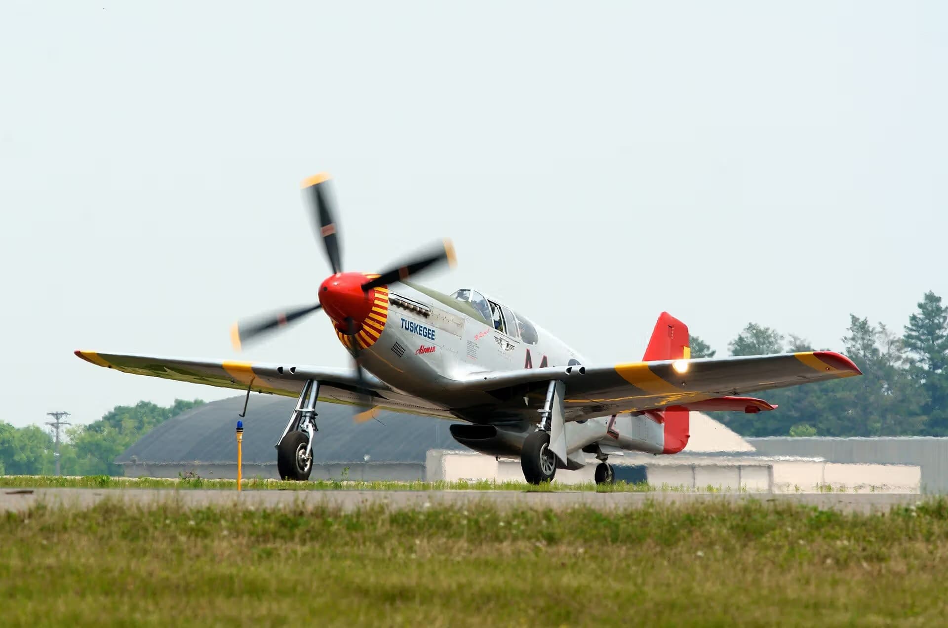 Unidentified — Single-engine aircraft