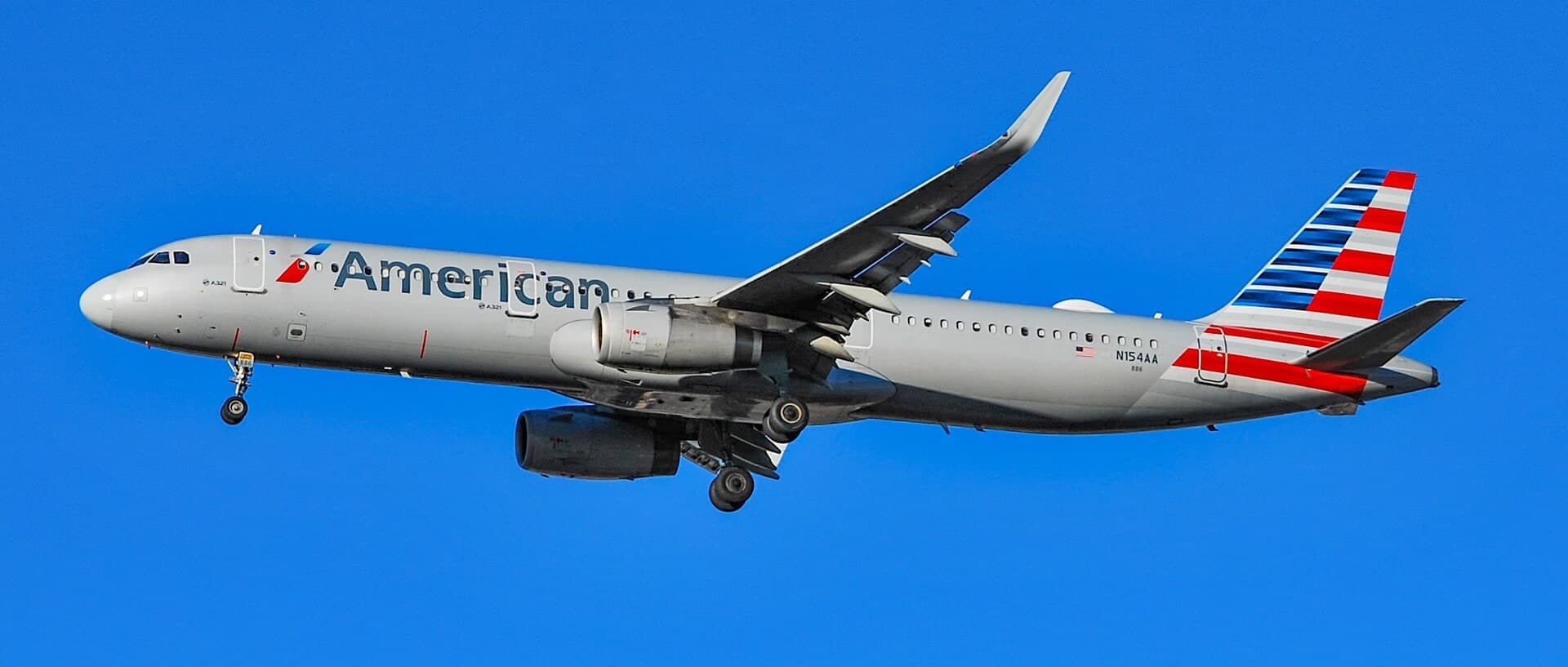 N154AA — Twin-engine aircraft